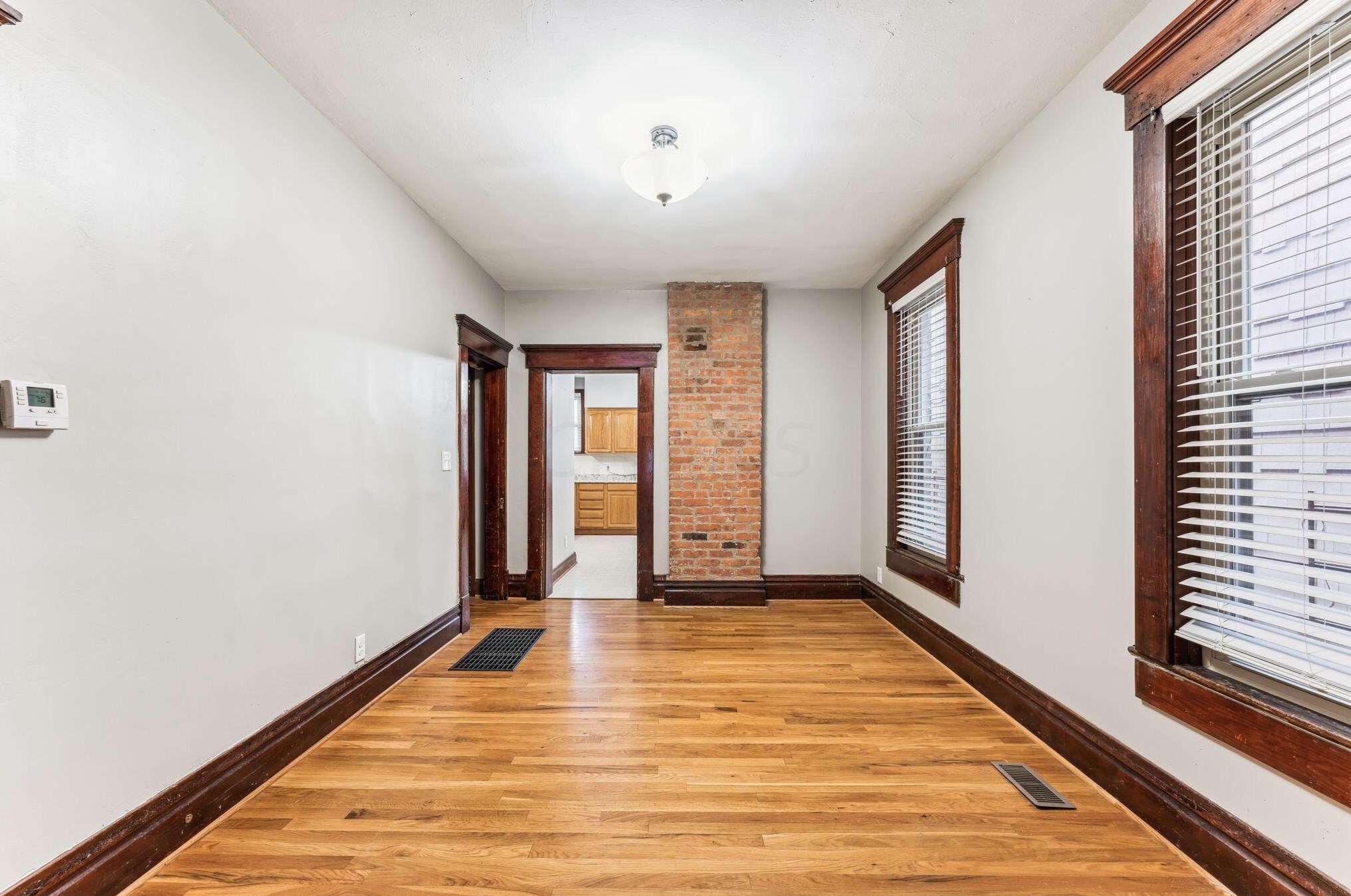 664 9 St, Columbus OH 43215-3972 exterior