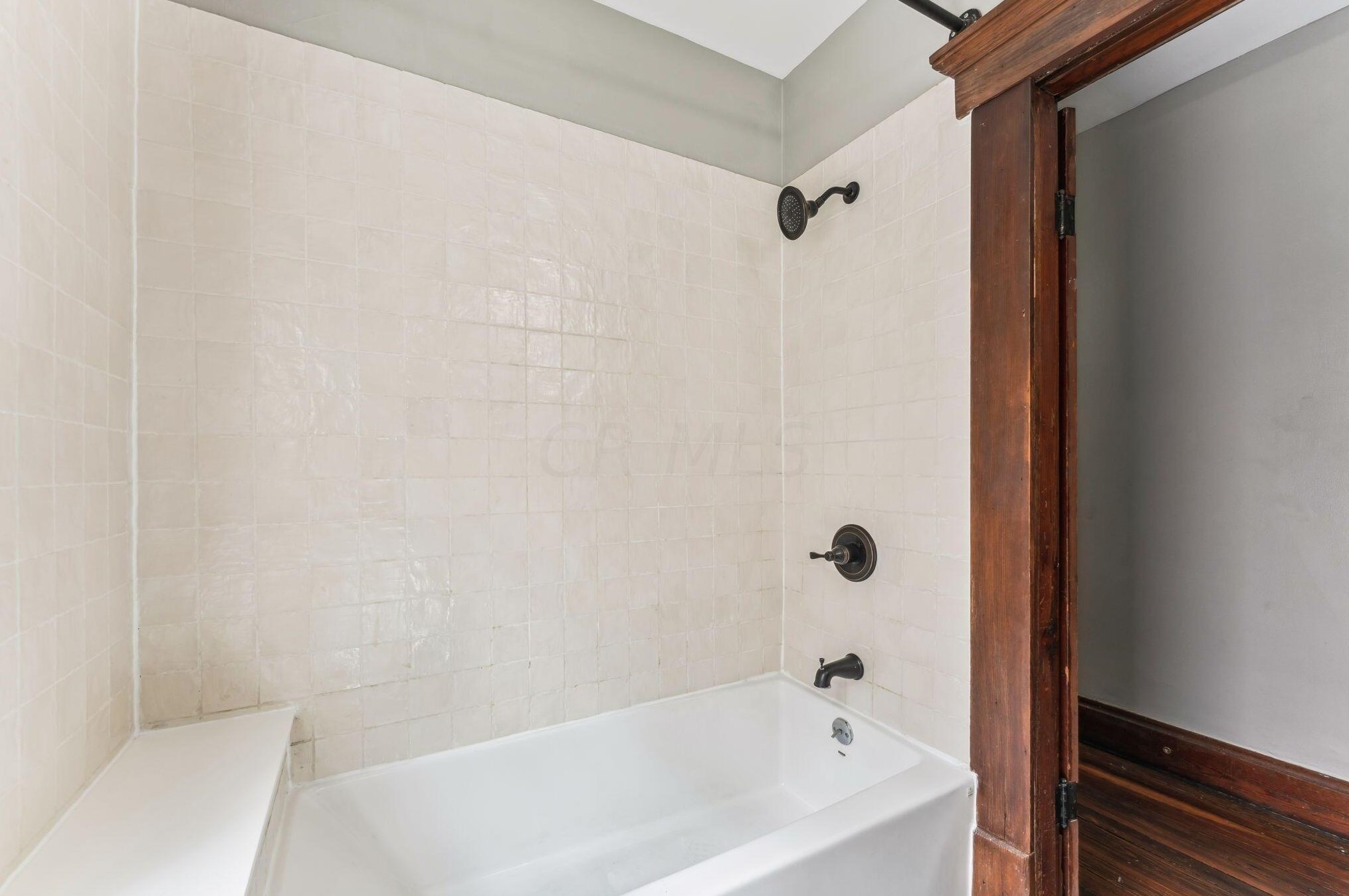 664 9 St, Columbus OH 43215-3972 exterior