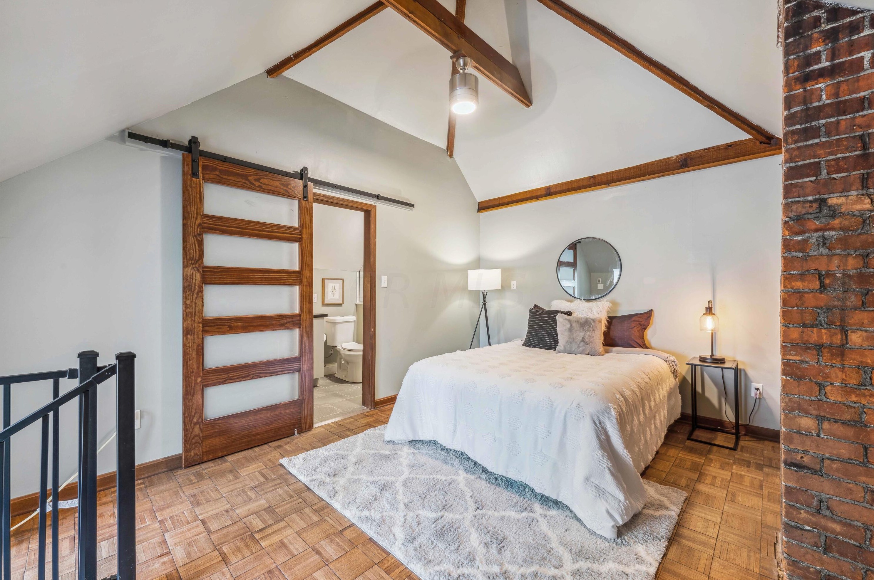 664 9 St, Columbus OH 43215-3972 exterior