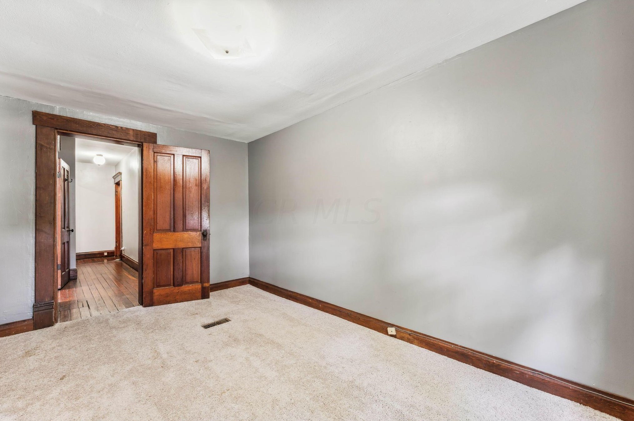 664 9 St, Columbus OH 43215-3972 exterior