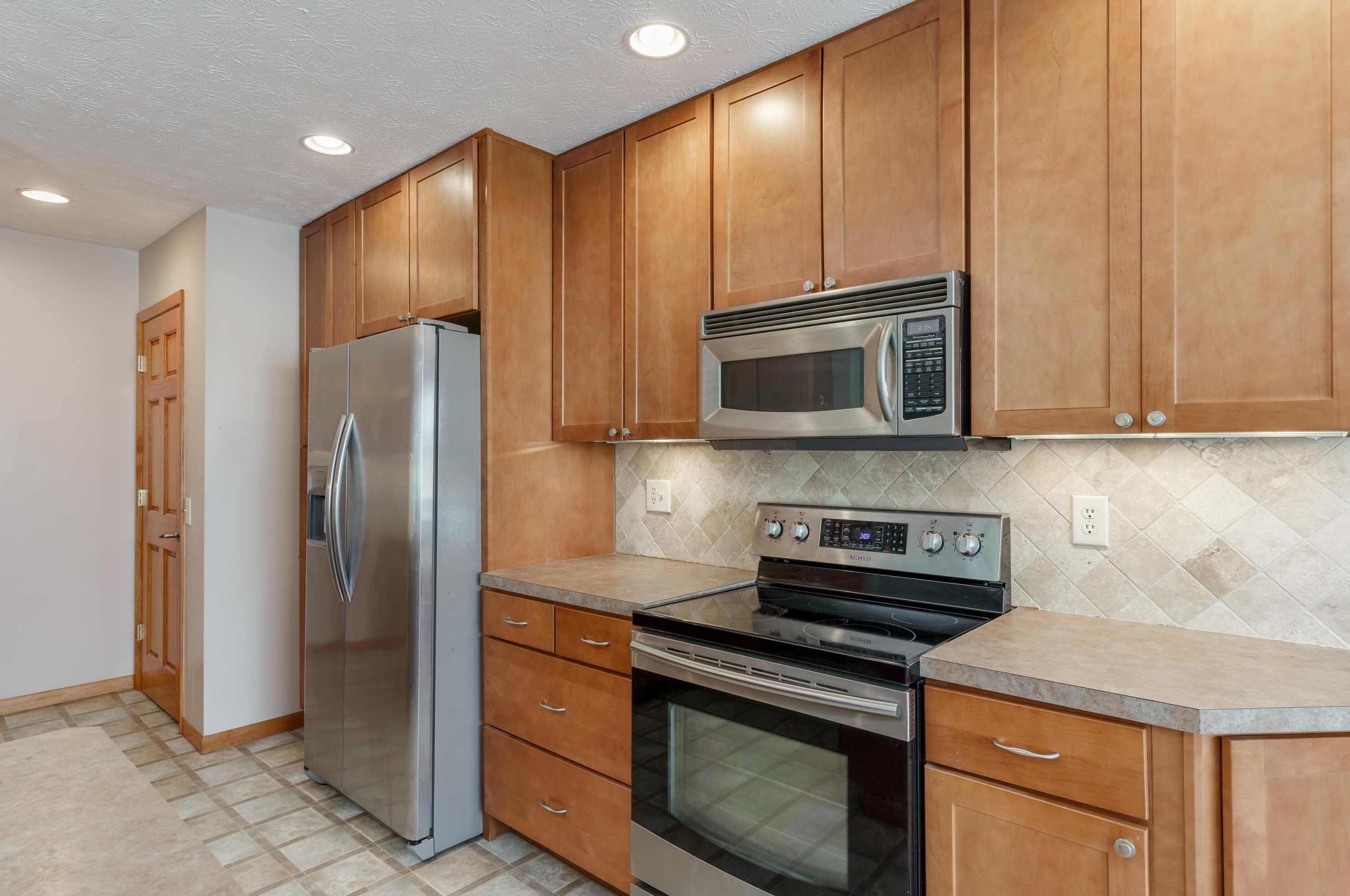 2076 Steffi Dr, Hilliard OH  43026-9432 exterior