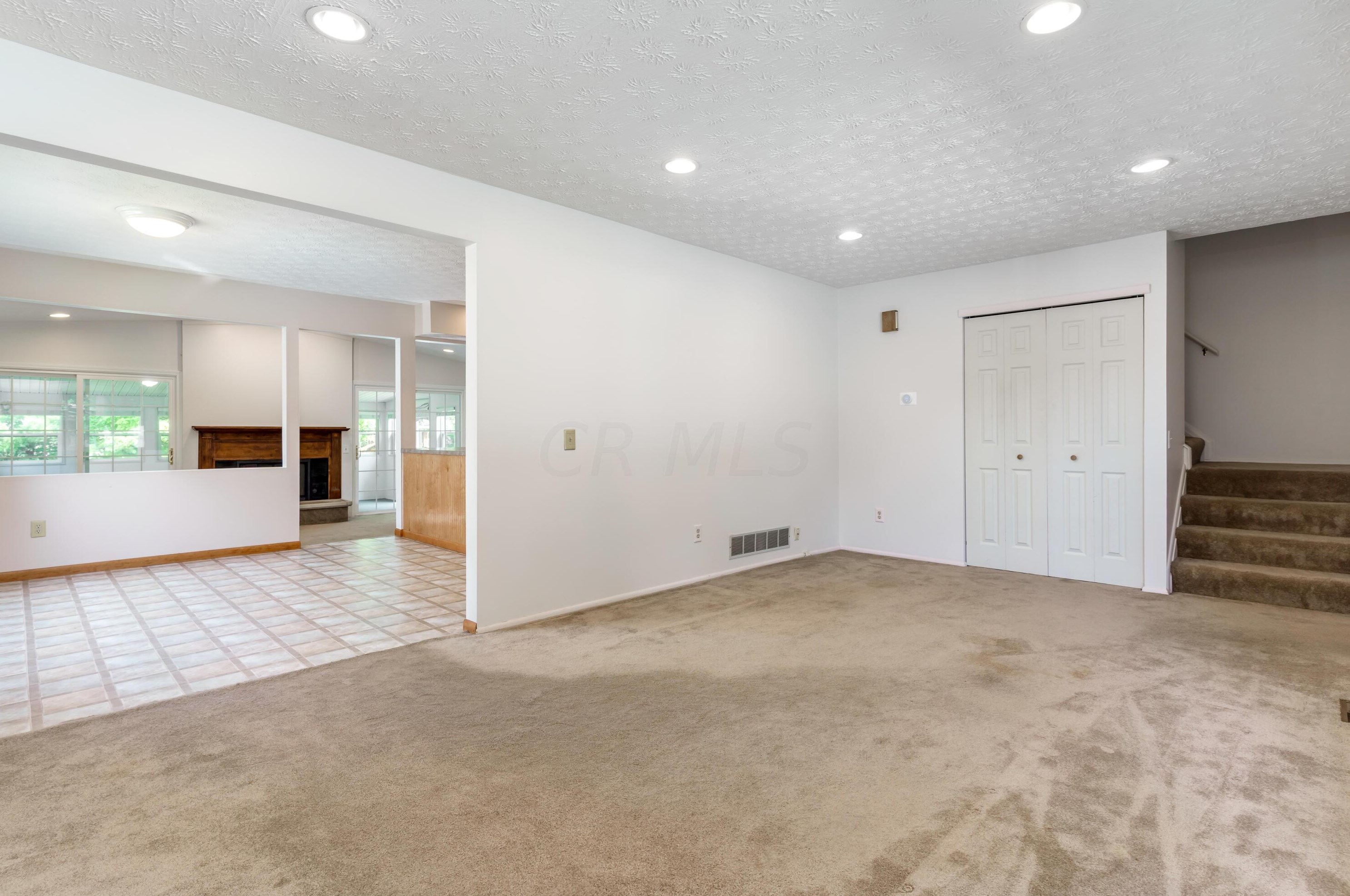 2076 Steffi Dr, Hilliard OH  43026-9432 exterior