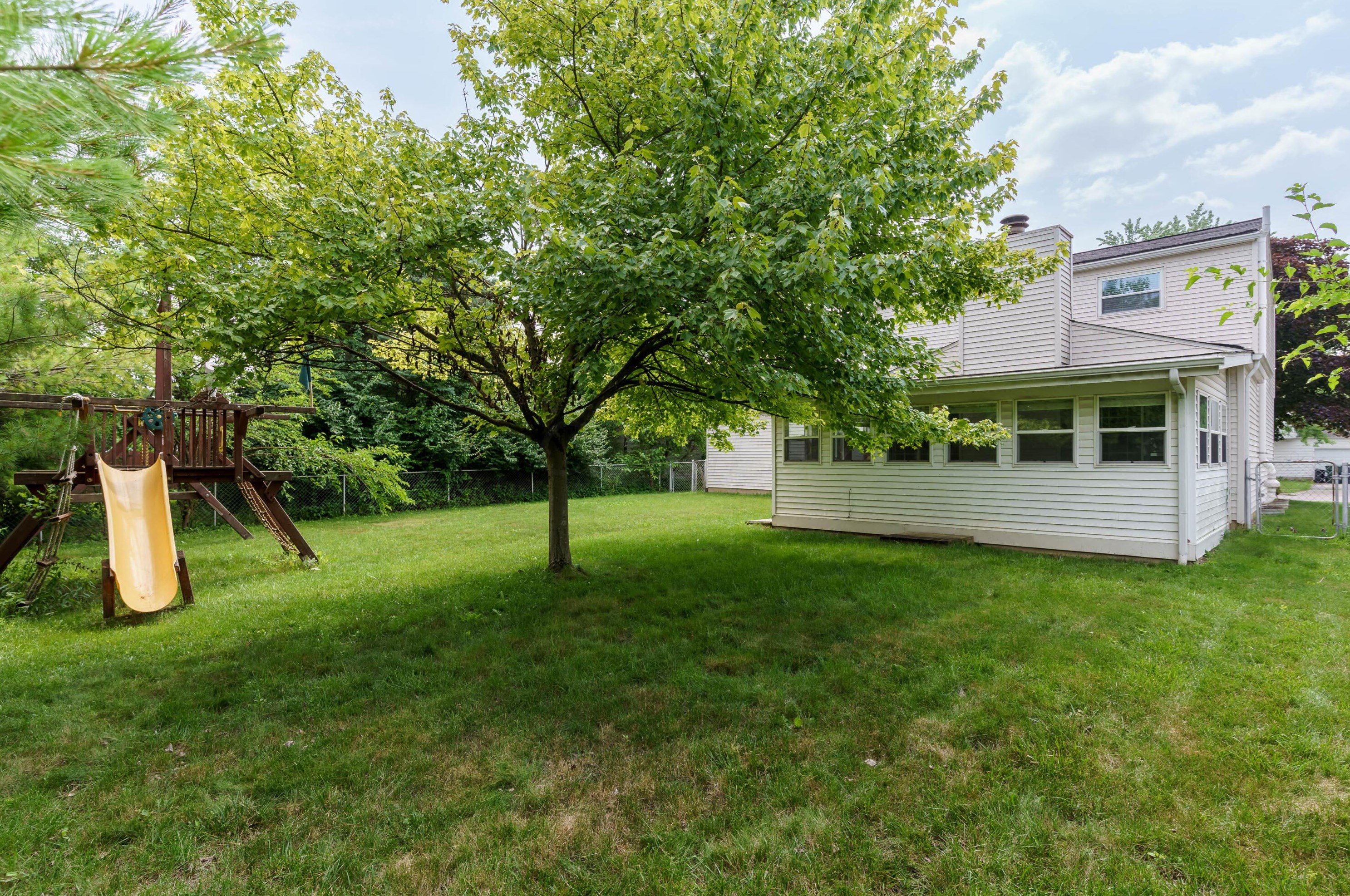 2076 Steffi Dr, Hilliard OH  43026-9432 exterior