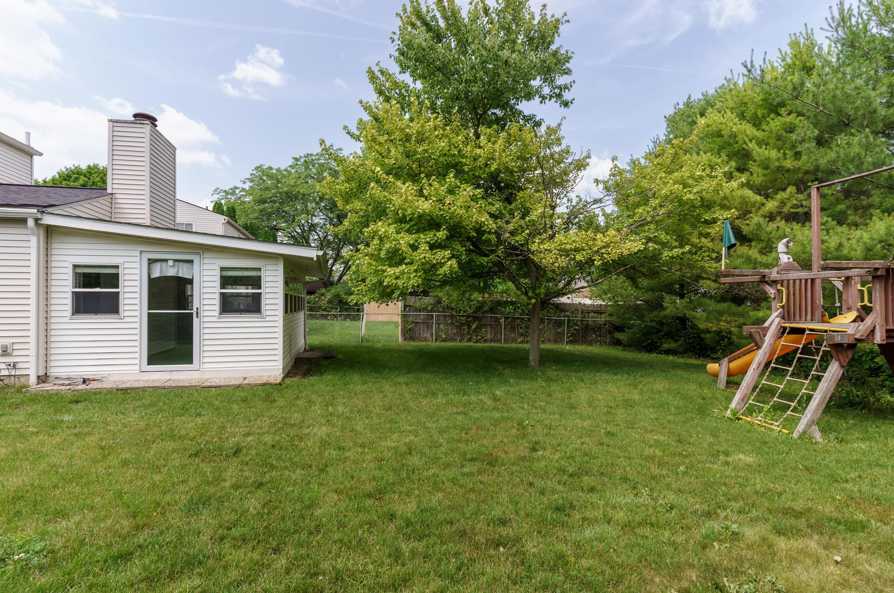 2076 Steffi Dr, Hilliard OH  43026-9432 exterior