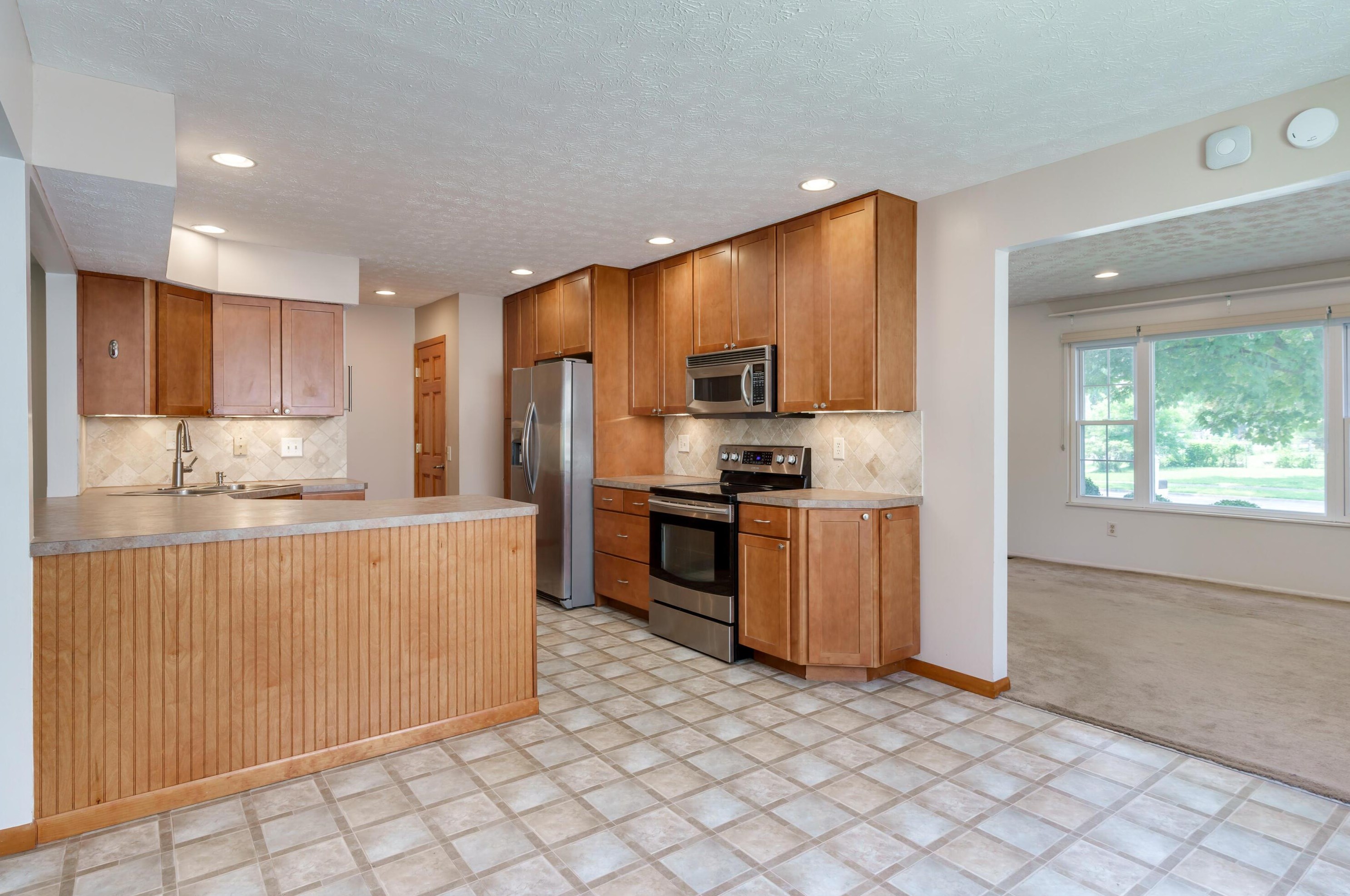 2076 Steffi Dr, Hilliard OH  43026-9432 exterior