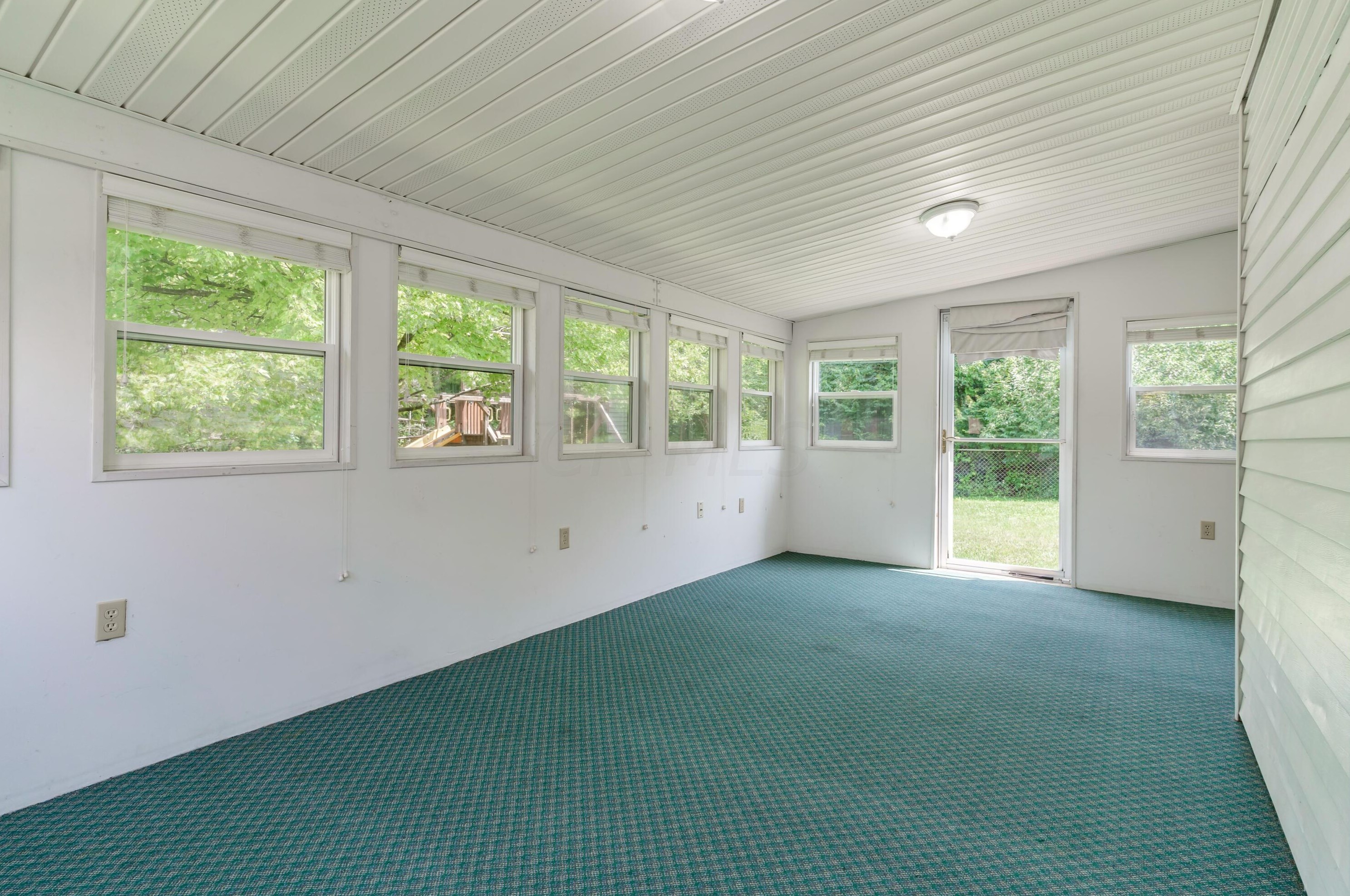 2076 Steffi Dr, Hilliard OH  43026-9432 exterior