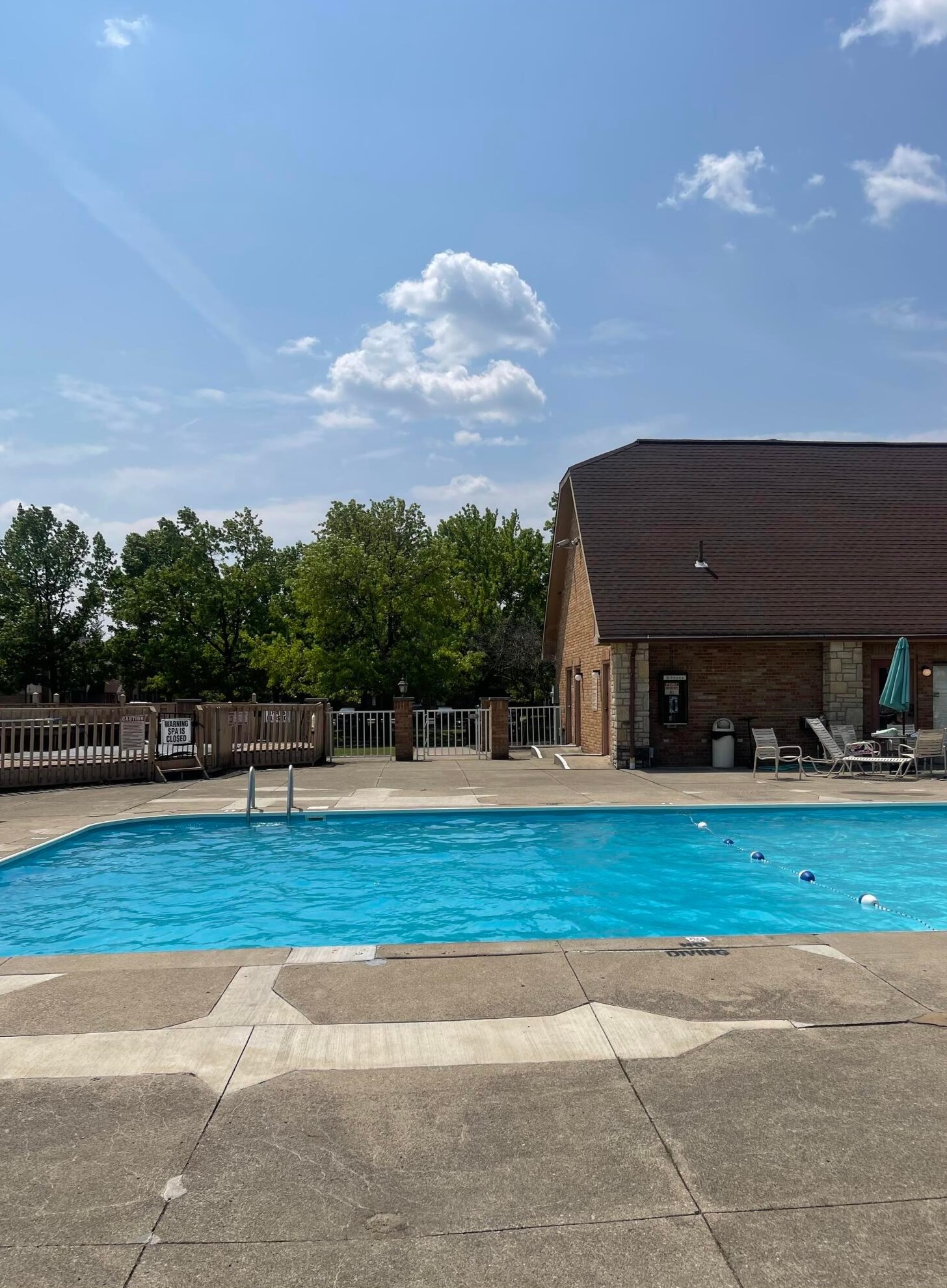 2176 Hedgerow Rd, Columbus OH  43220-6390 exterior