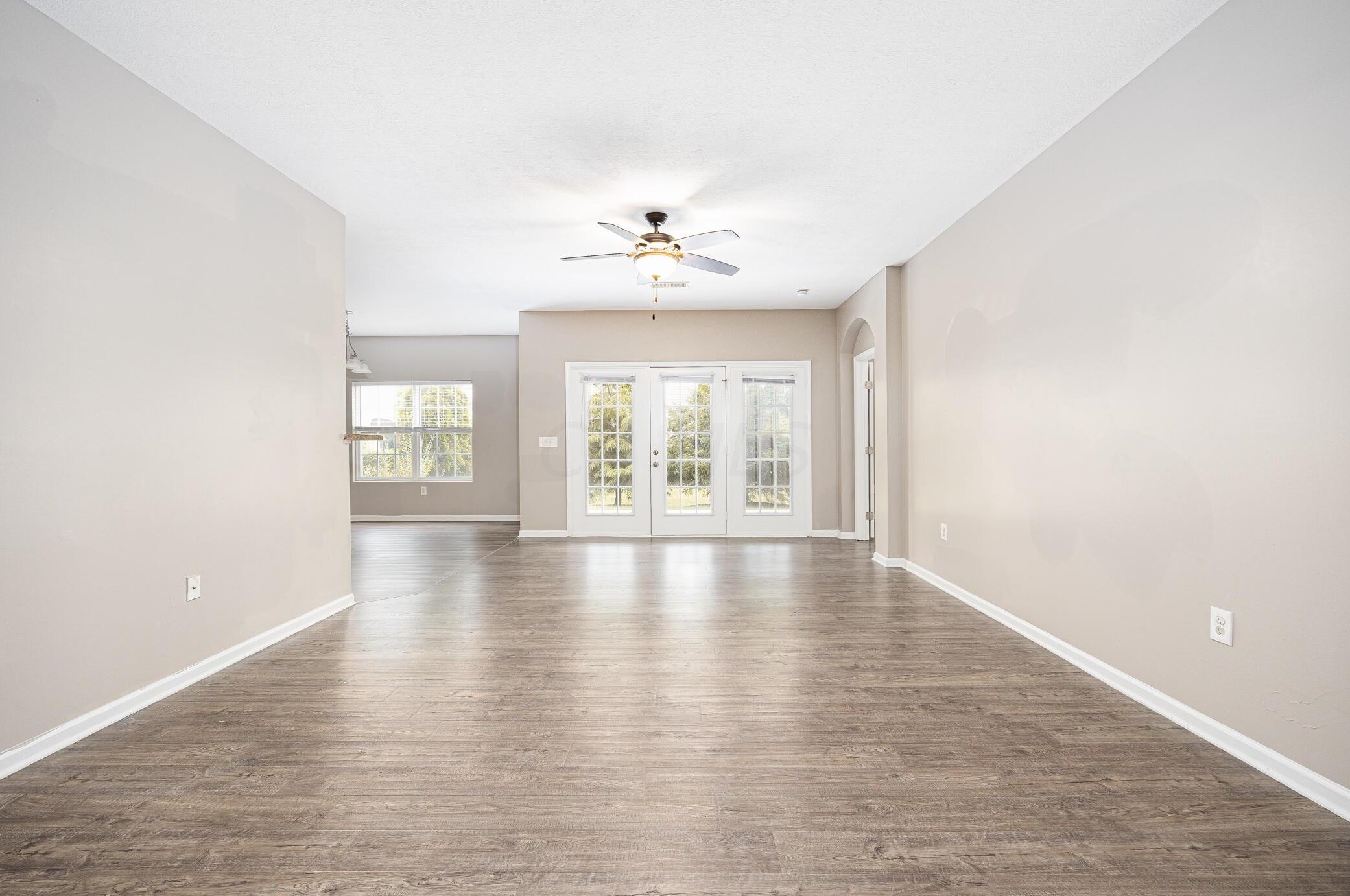 1417 Carylake Cir, Columbus OH  43240-4075 exterior