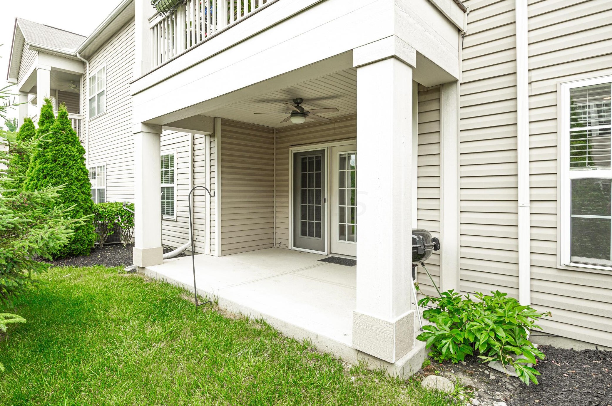 1417 Carylake Cir, Columbus OH  43240-4075 exterior