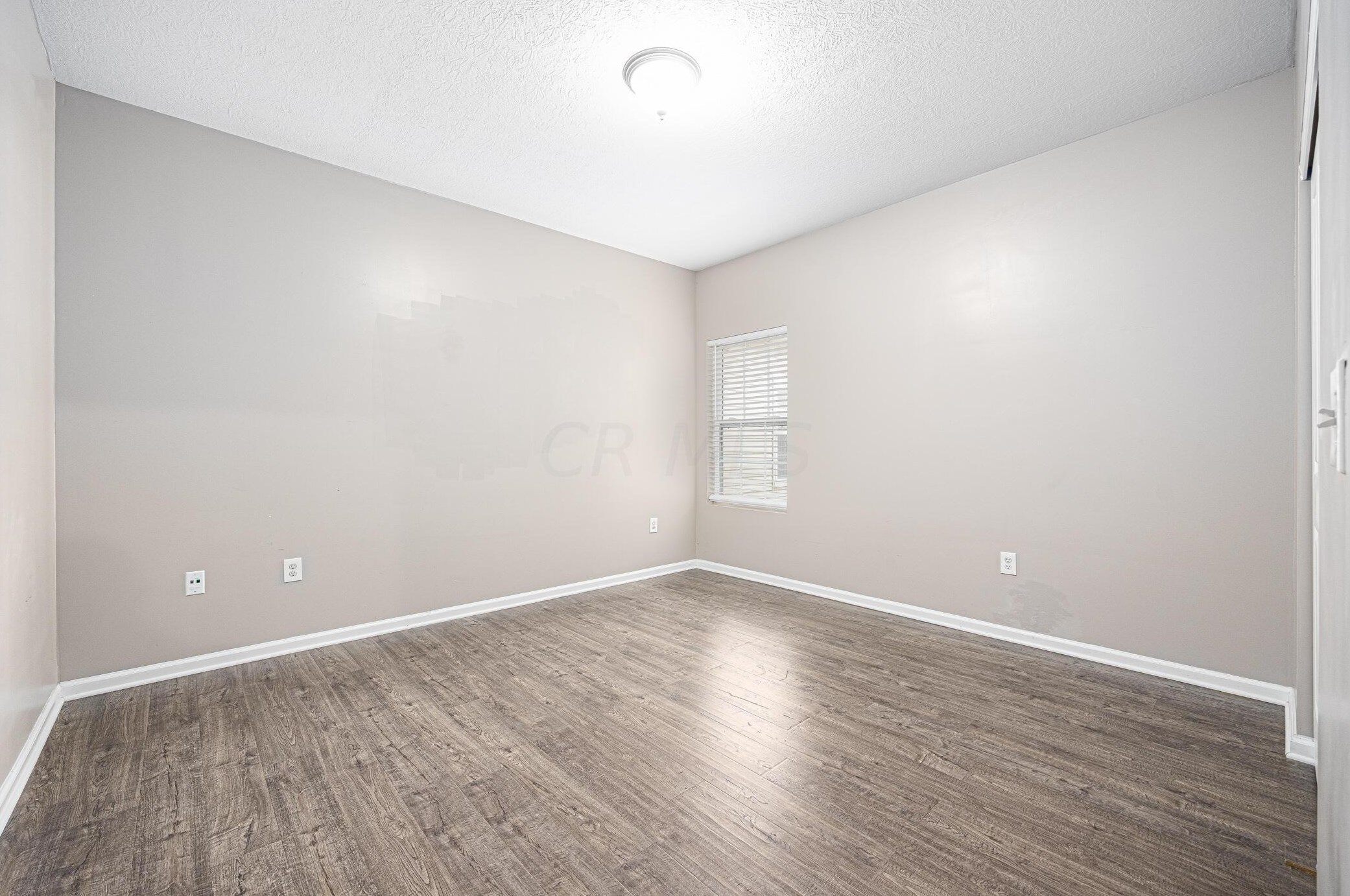 1417 Carylake Cir, Columbus OH  43240-4075 exterior