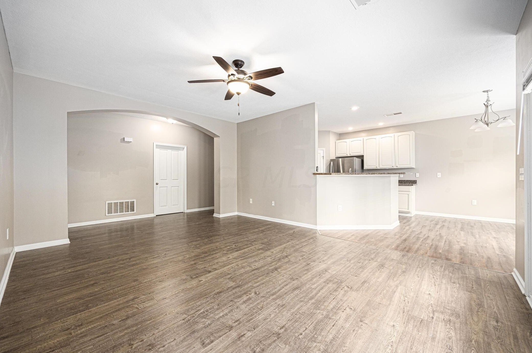 1417 Carylake Cir, Columbus OH  43240-4075 exterior