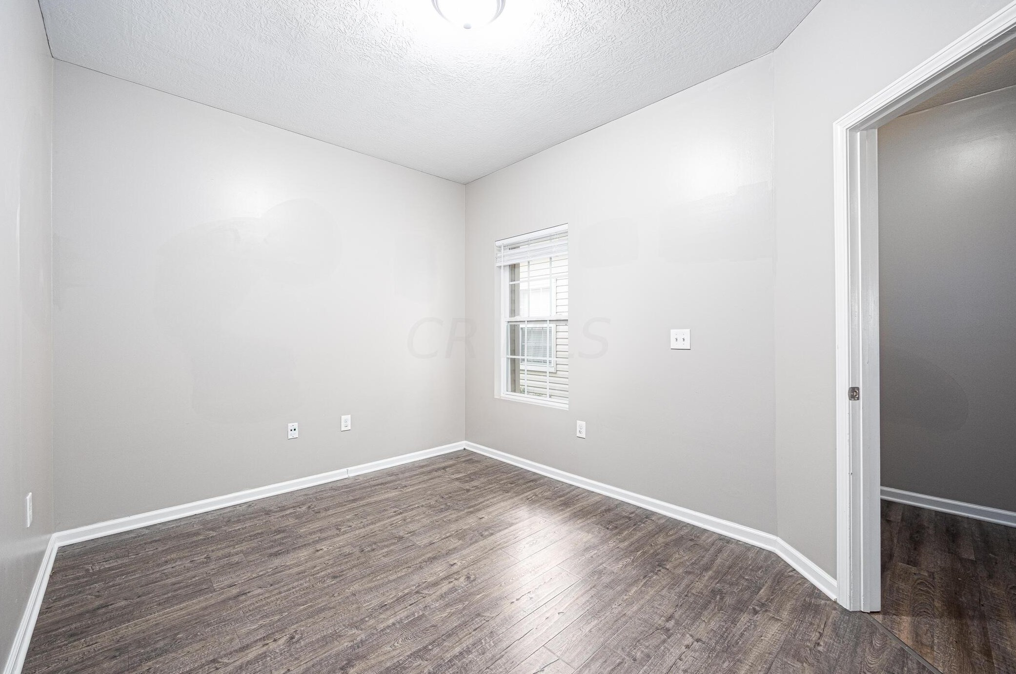 1417 Carylake Cir, Columbus OH  43240-4075 exterior