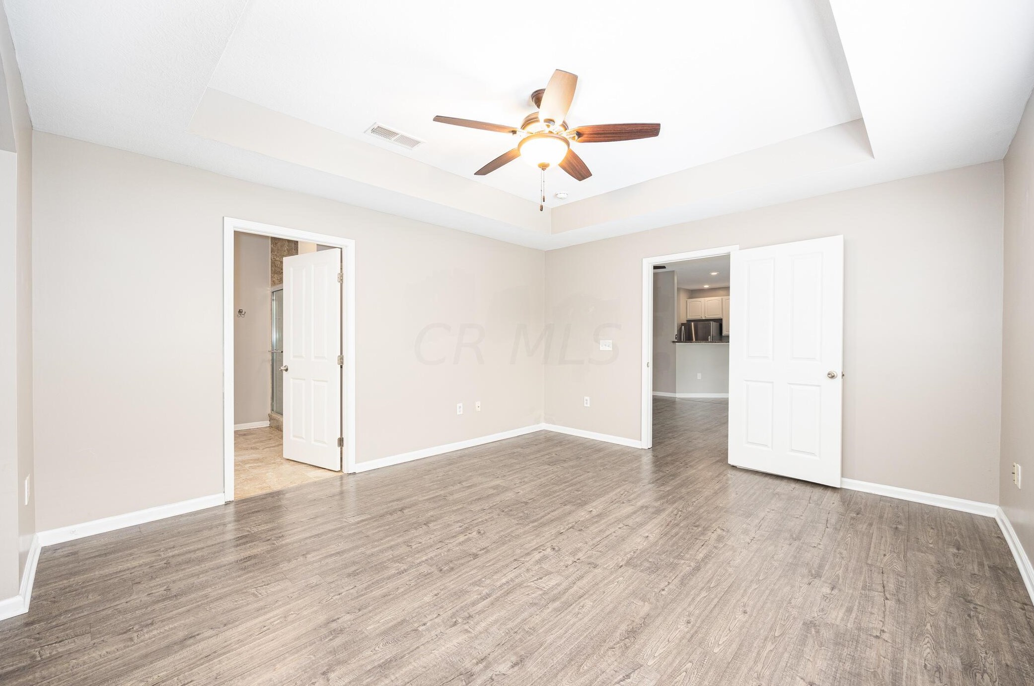 1417 Carylake Cir, Columbus OH  43240-4075 exterior