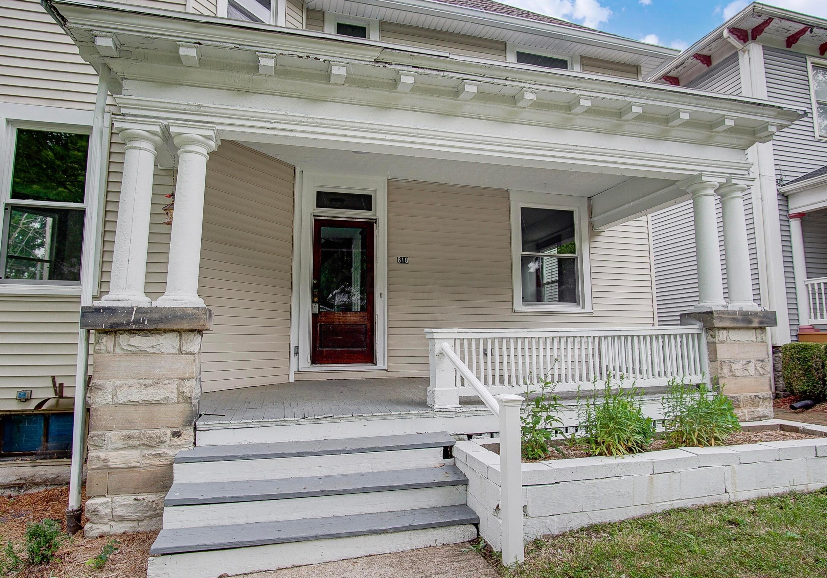 818 Mcintire Ave, Zanesville, OH 43701