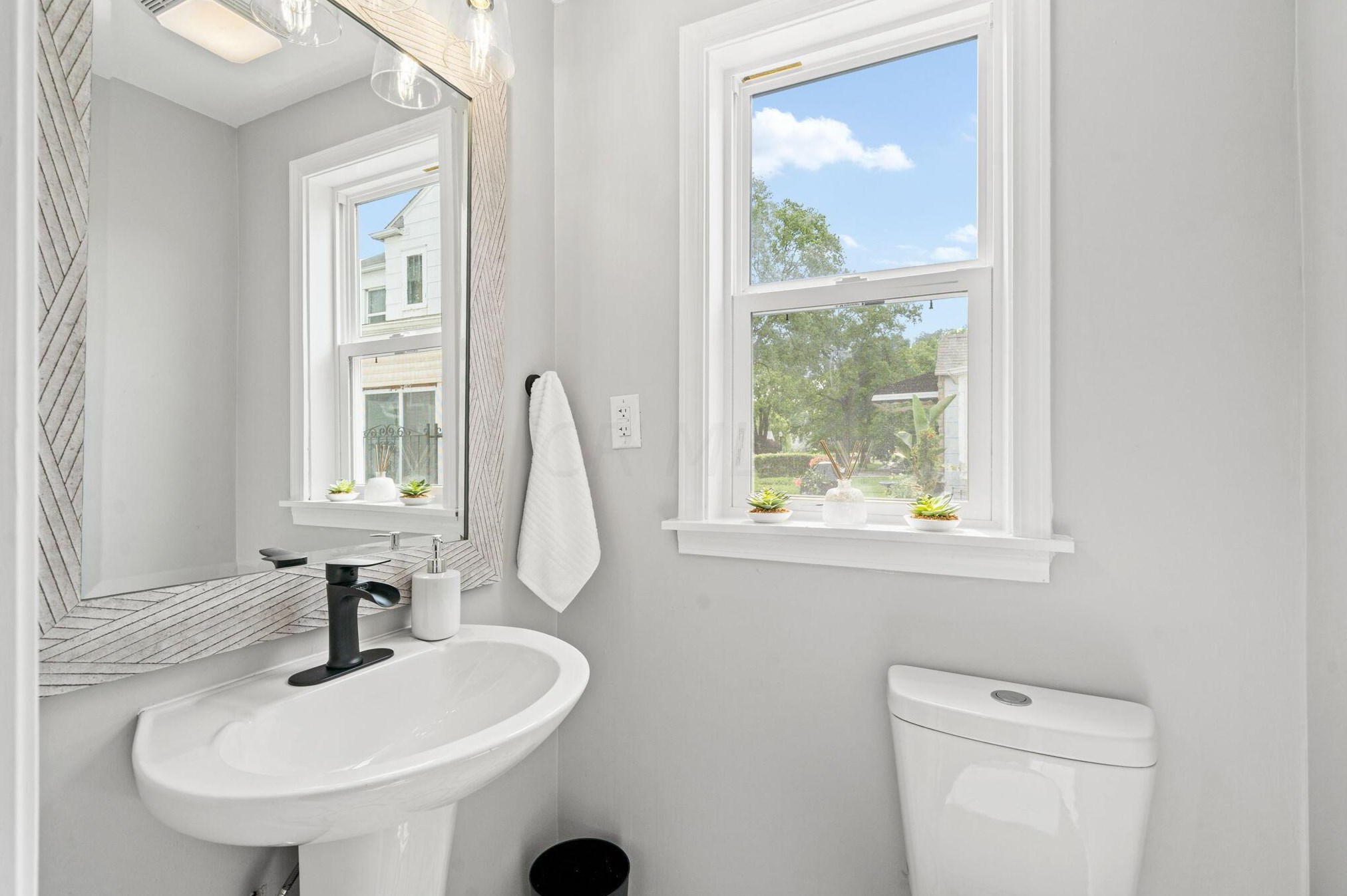 1790 Bide A Wee Park Ave, Columbus OH  43205-3039 exterior