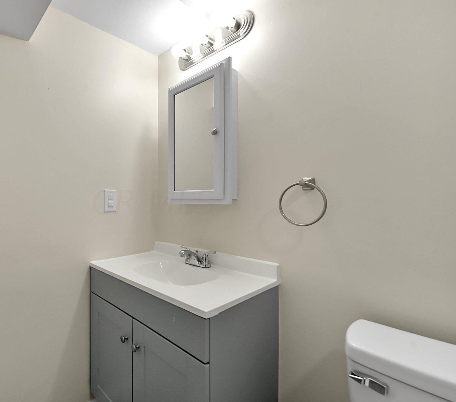 1890 Zettler Rd, Columbus OH  43227-3457 exterior