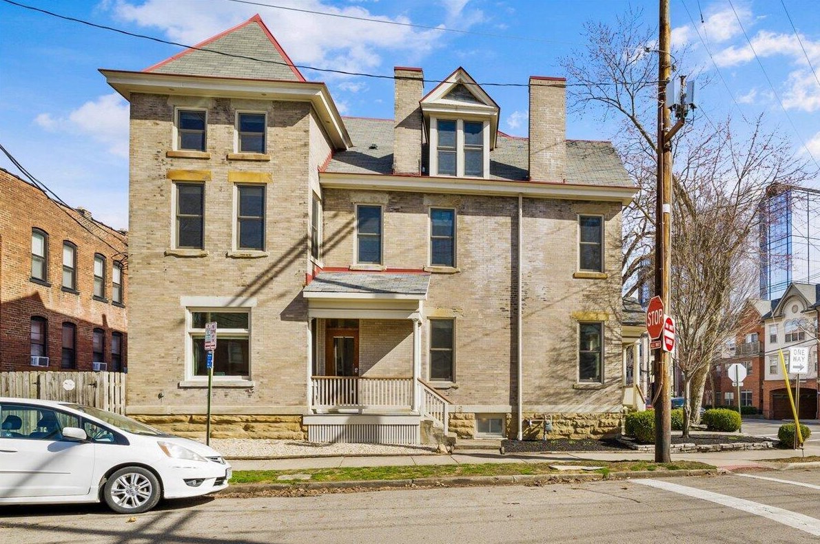 60 Buttles Ave, Columbus OH  43215-1451 exterior