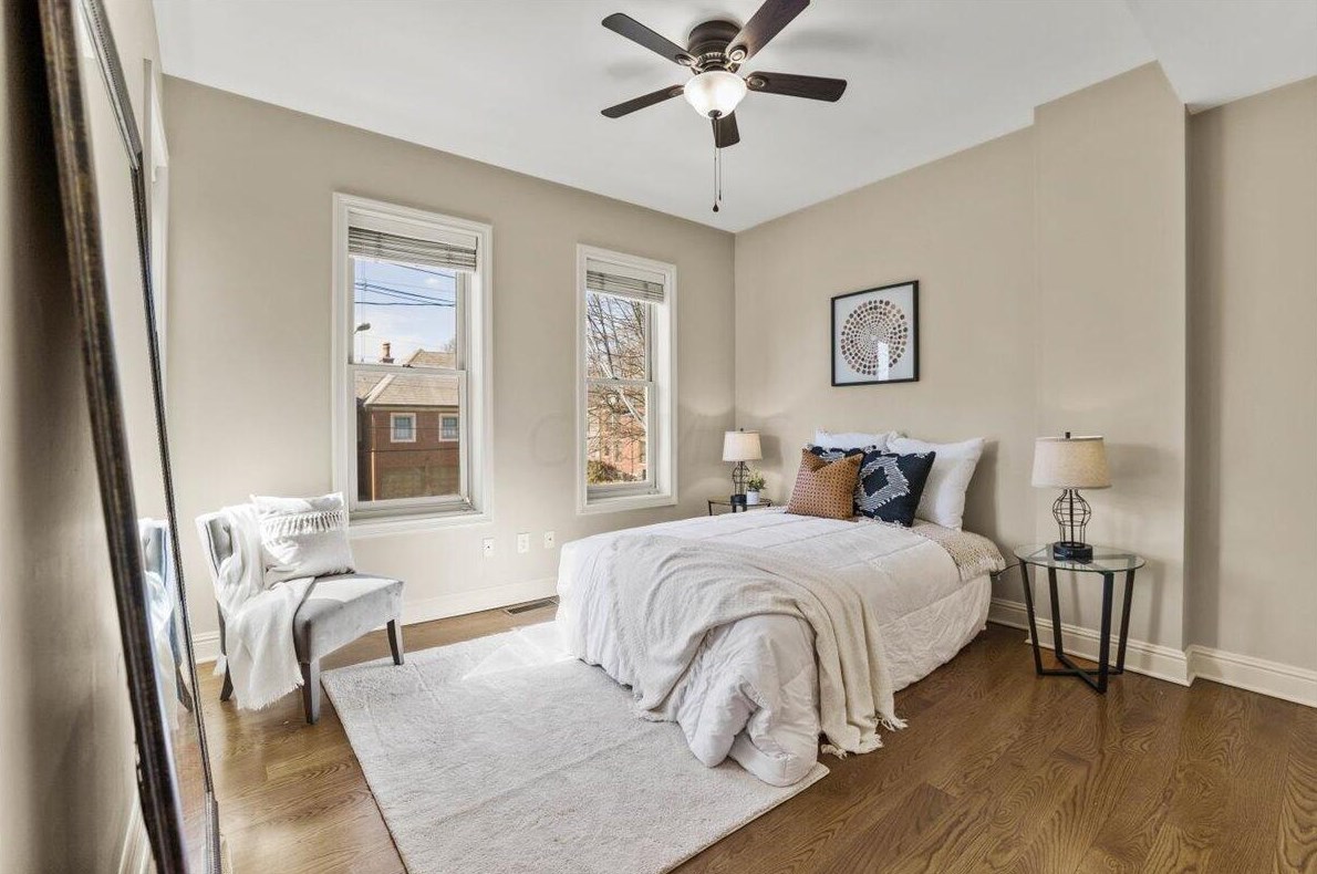 60 Buttles Ave, Columbus OH  43215-1451 exterior