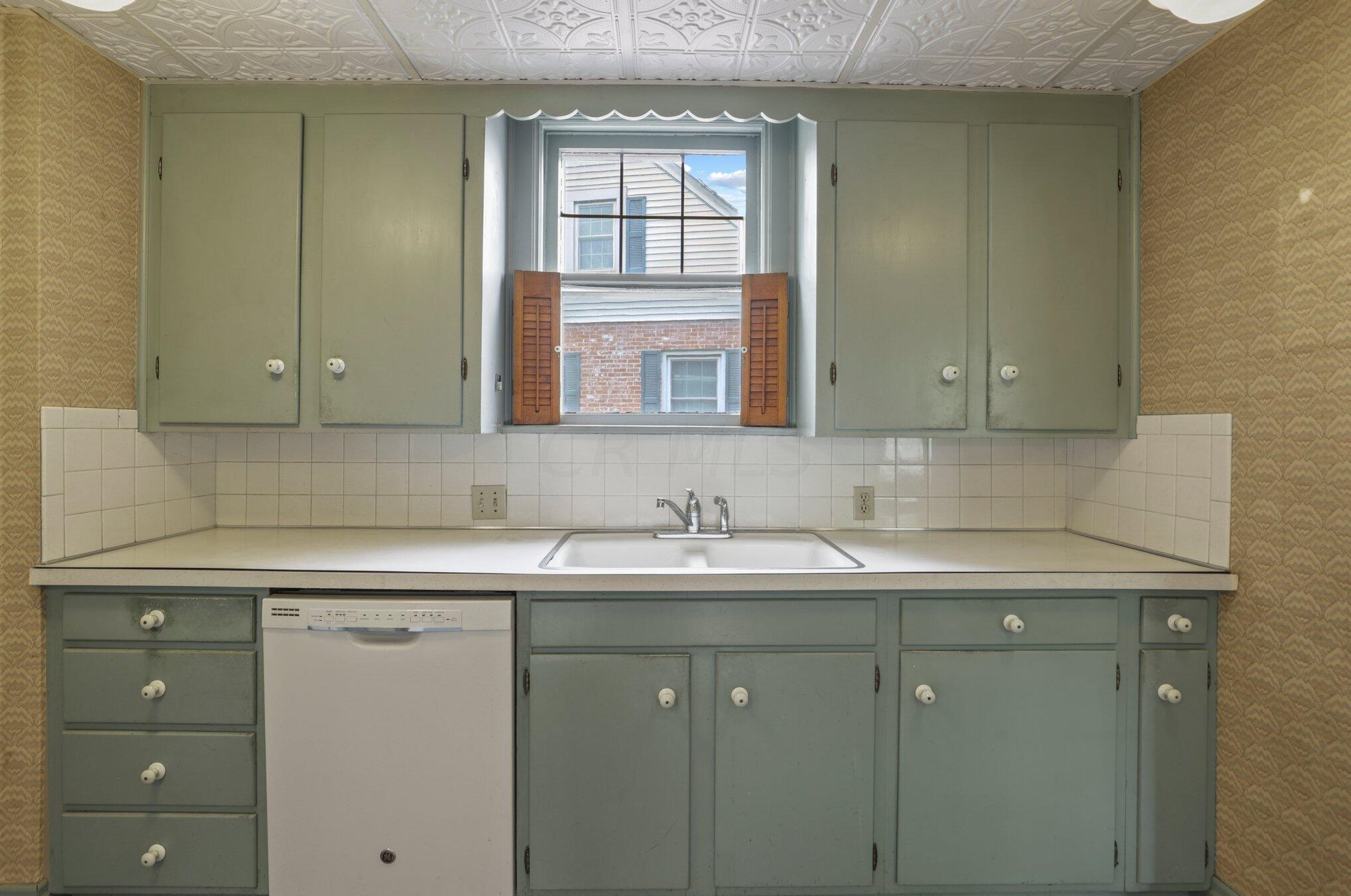 1051 Virginia Ave, Columbus OH 43212-3565 exterior