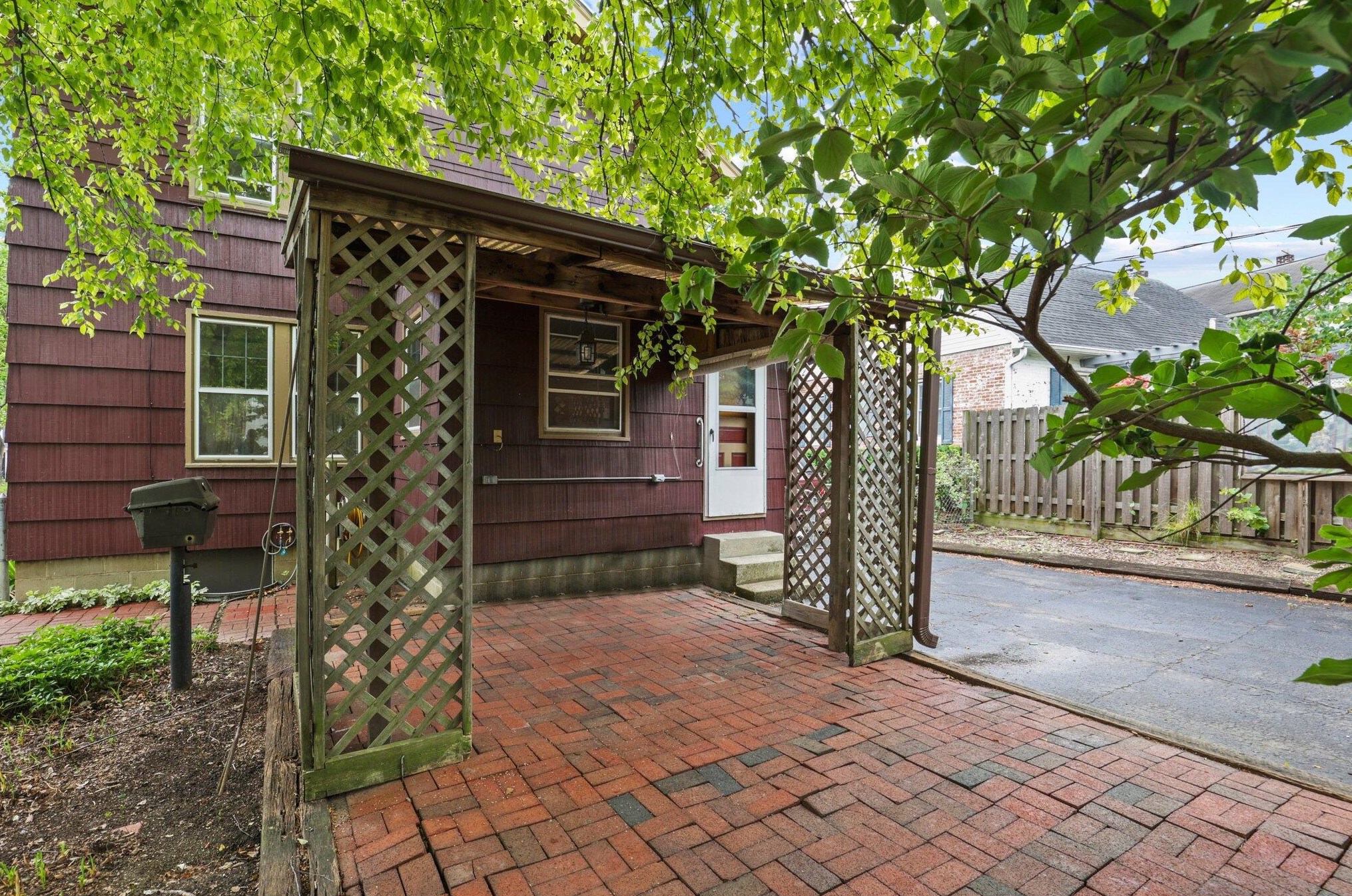 1051 Virginia Ave, Columbus OH 43212-3565 exterior