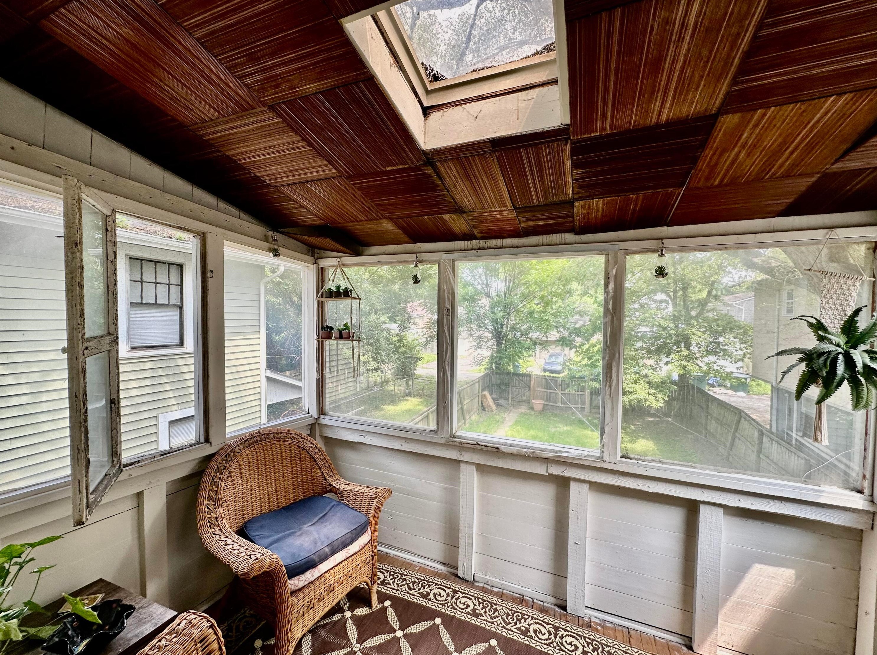 482 Alden Ave, Columbus OH 43201-1396 exterior