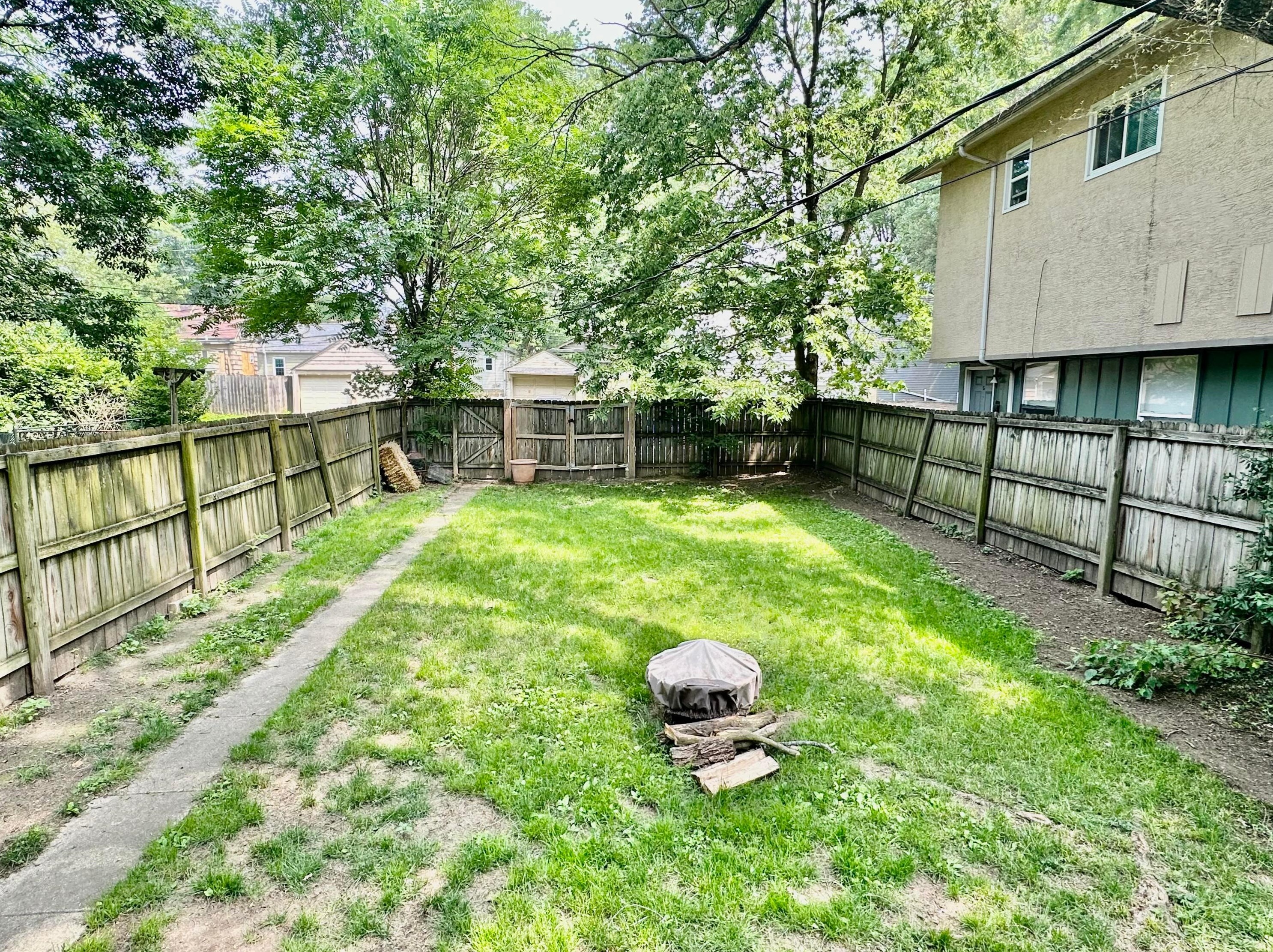 482 Alden Ave, Columbus OH 43201-1396 exterior