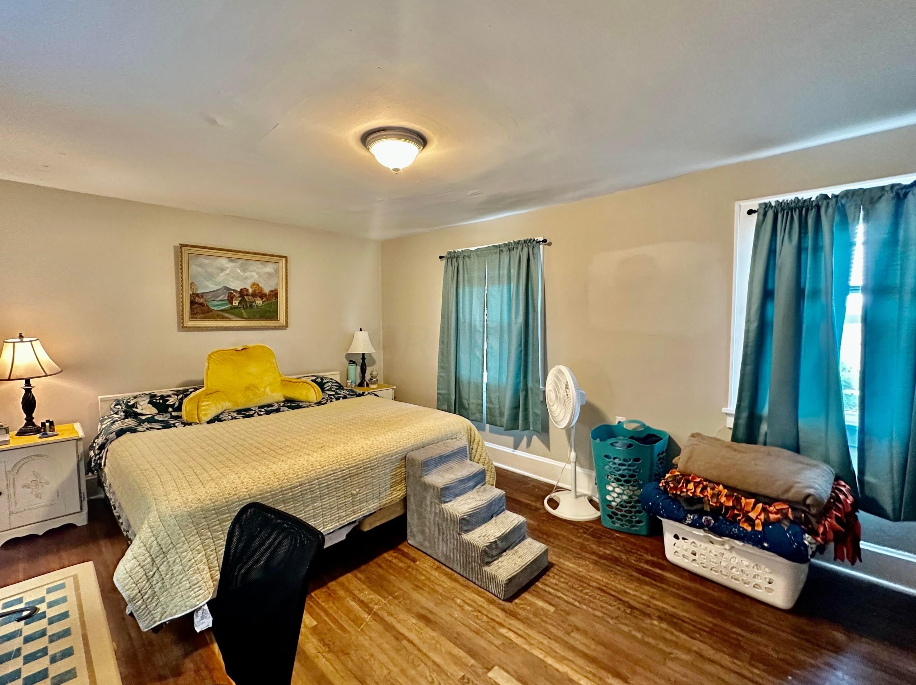 482 Alden Ave, Columbus OH 43201-1396 exterior