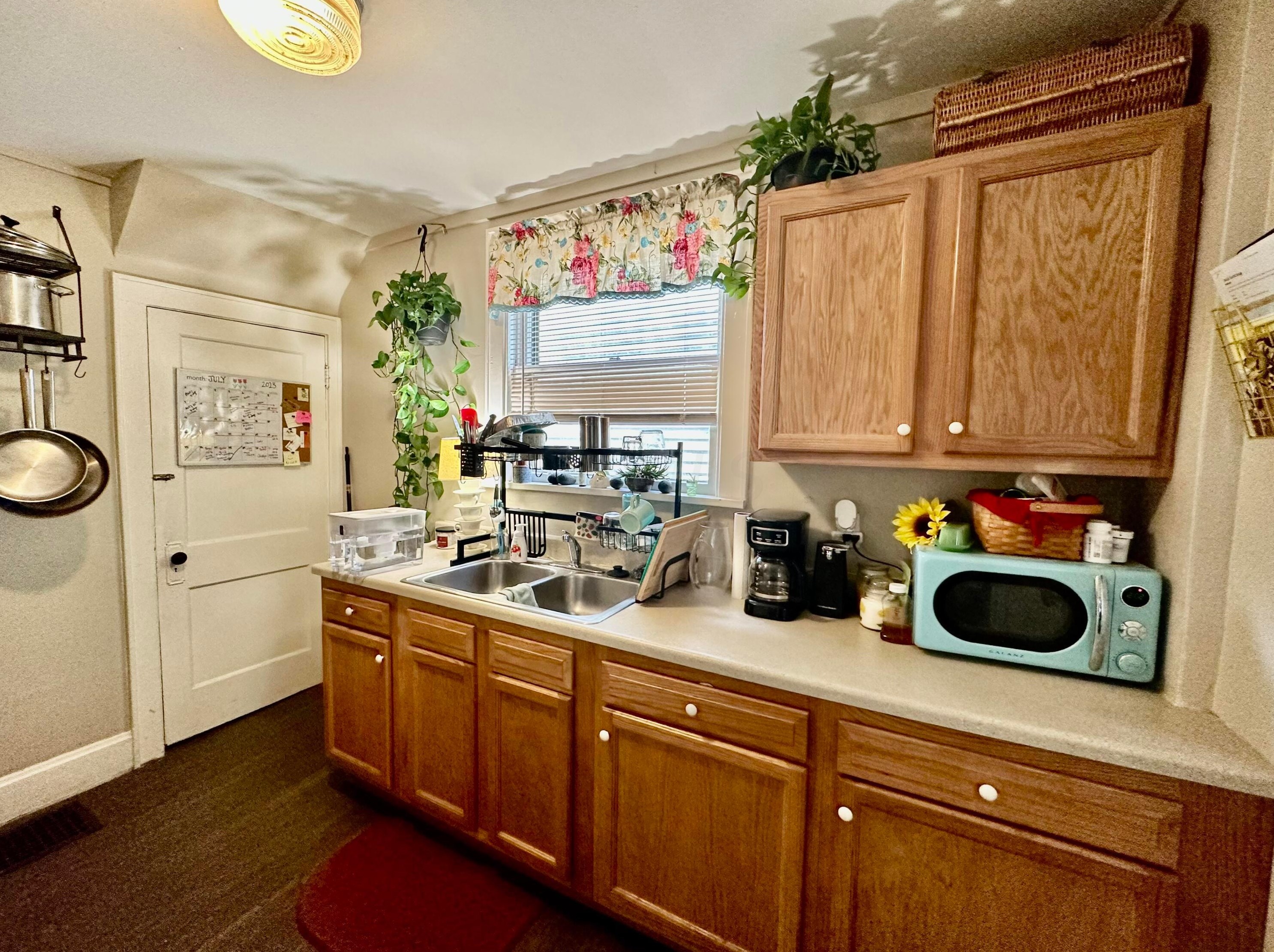 482 Alden Ave, Columbus OH 43201-1396 exterior