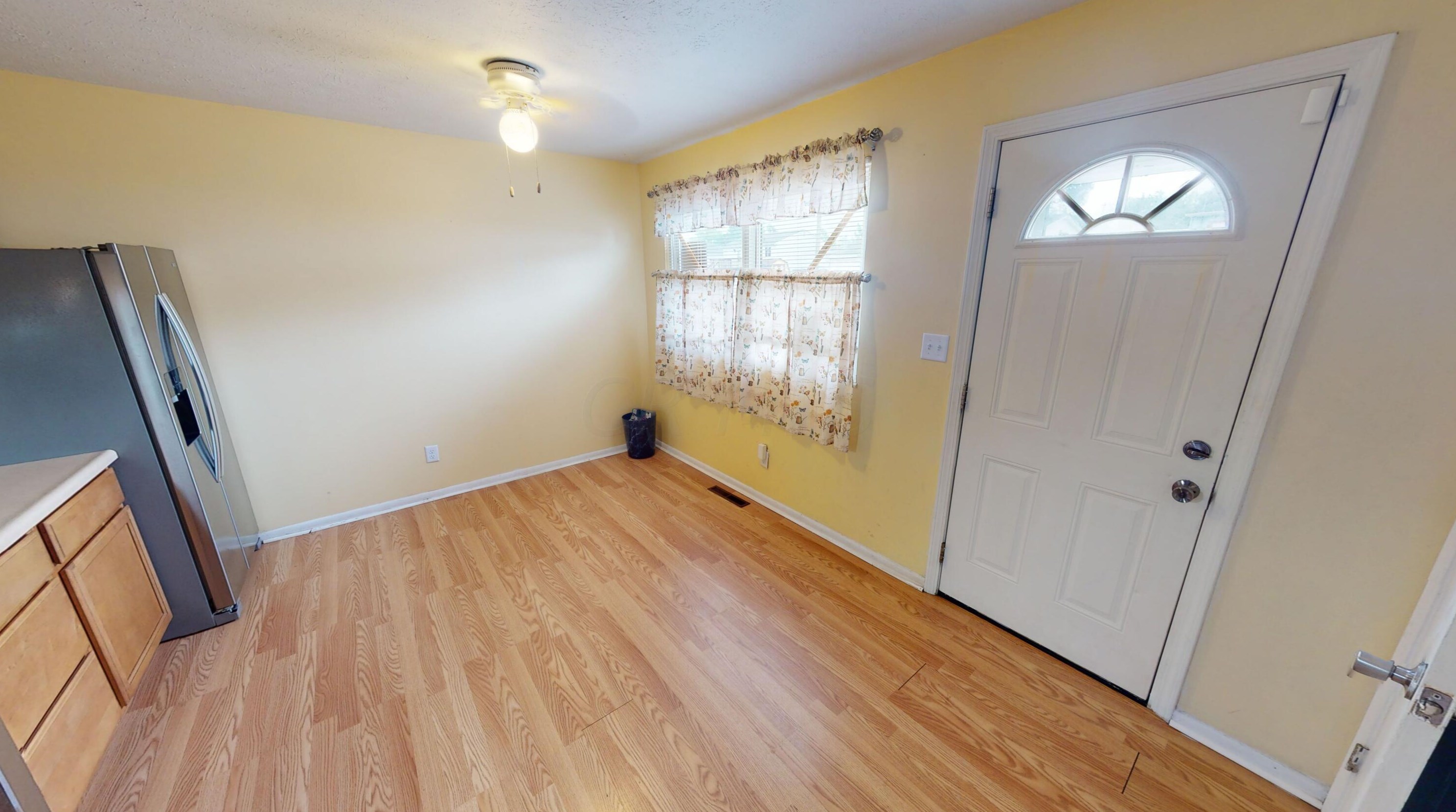 825 Higbee Dr, Columbus OH 43207 exterior