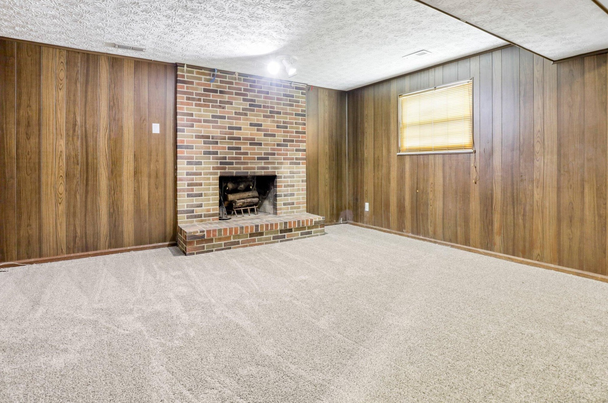 5419 Aqua St, Columbus OH  43229-3915 exterior