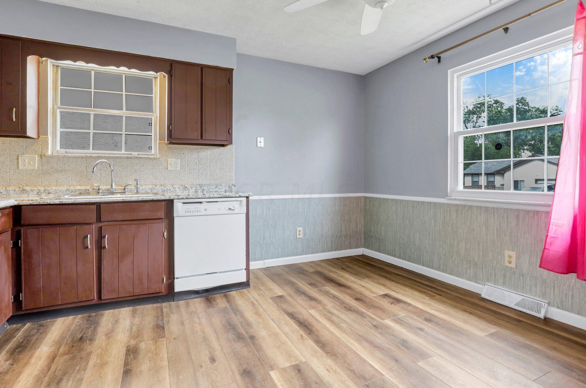 5419 Aqua St, Columbus OH  43229-3915 exterior