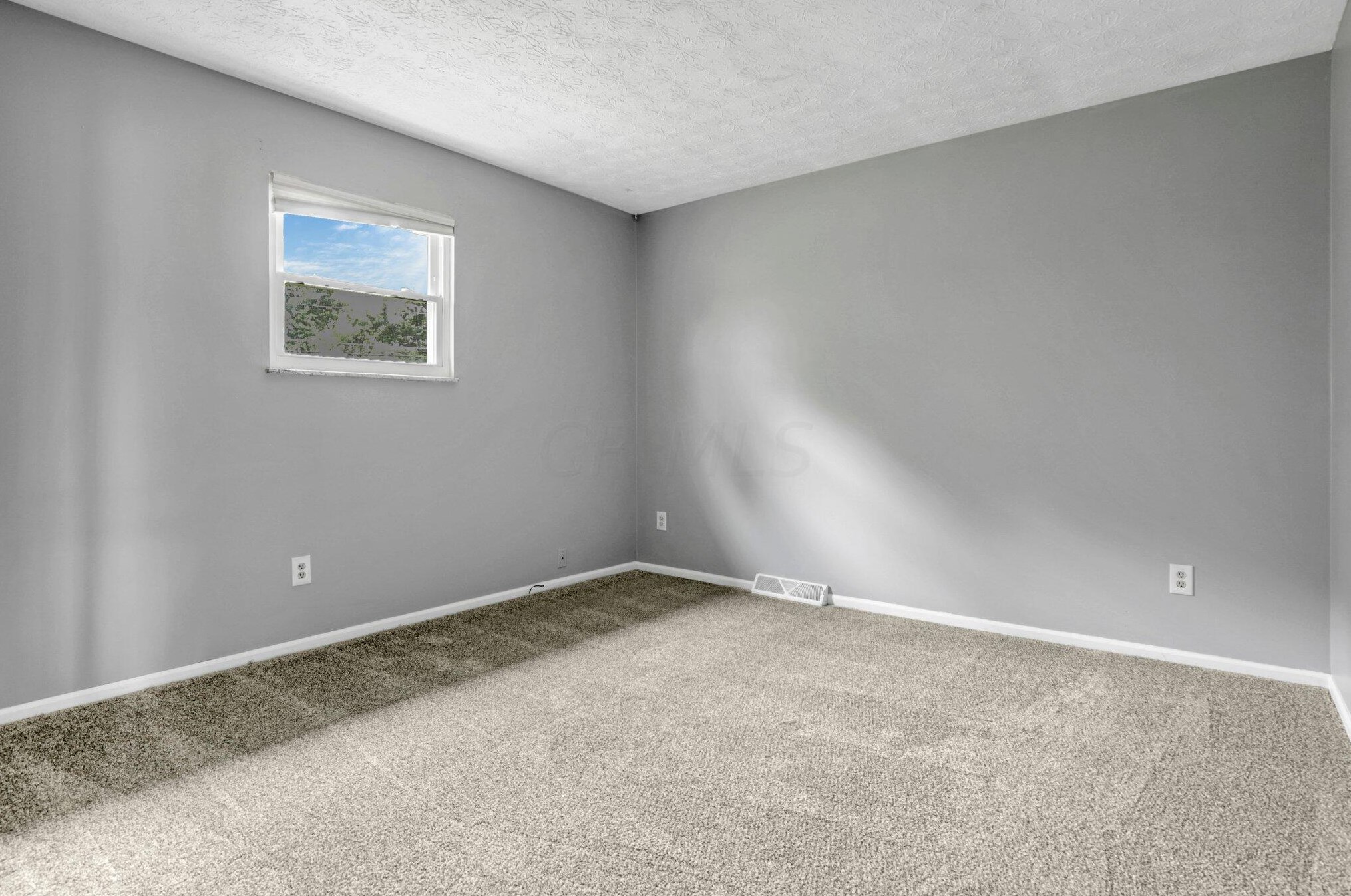 5419 Aqua St, Columbus OH  43229-3915 exterior