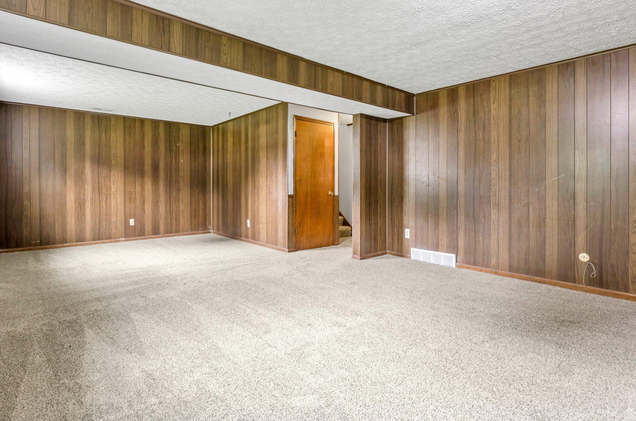 5419 Aqua St, Columbus OH  43229-3915 exterior