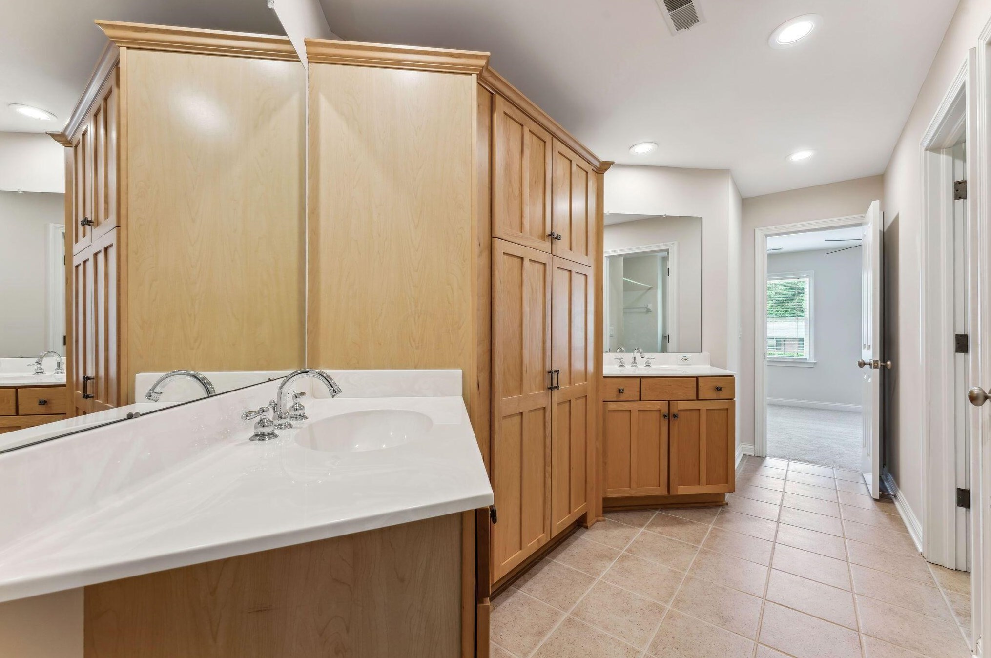 2781 Edgewood Rd, Columbus OH 43220-4517 exterior