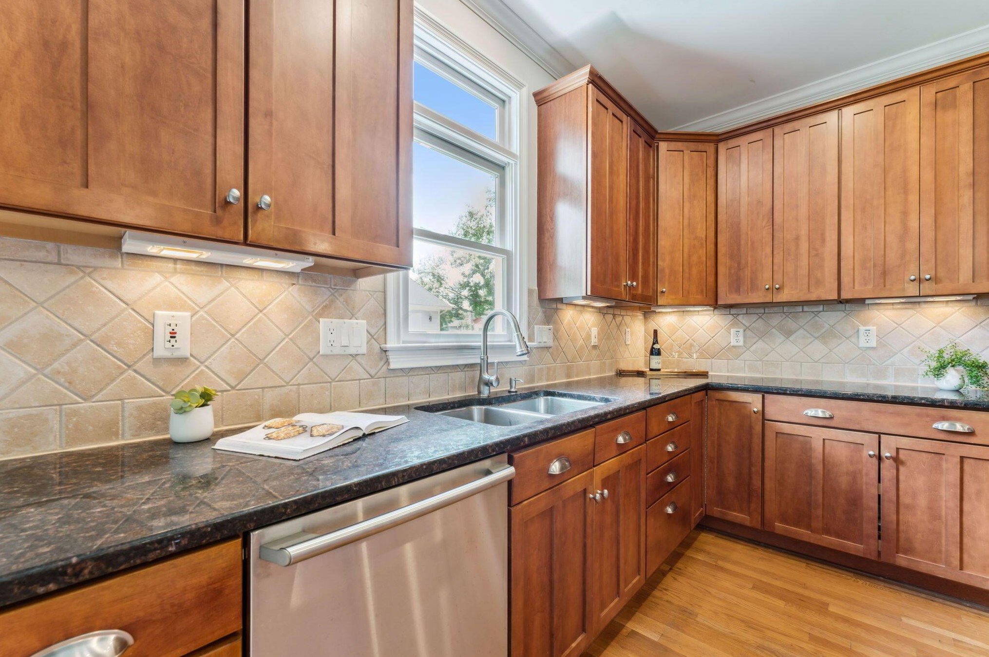 2781 Edgewood Rd, Columbus OH 43220-4517 exterior