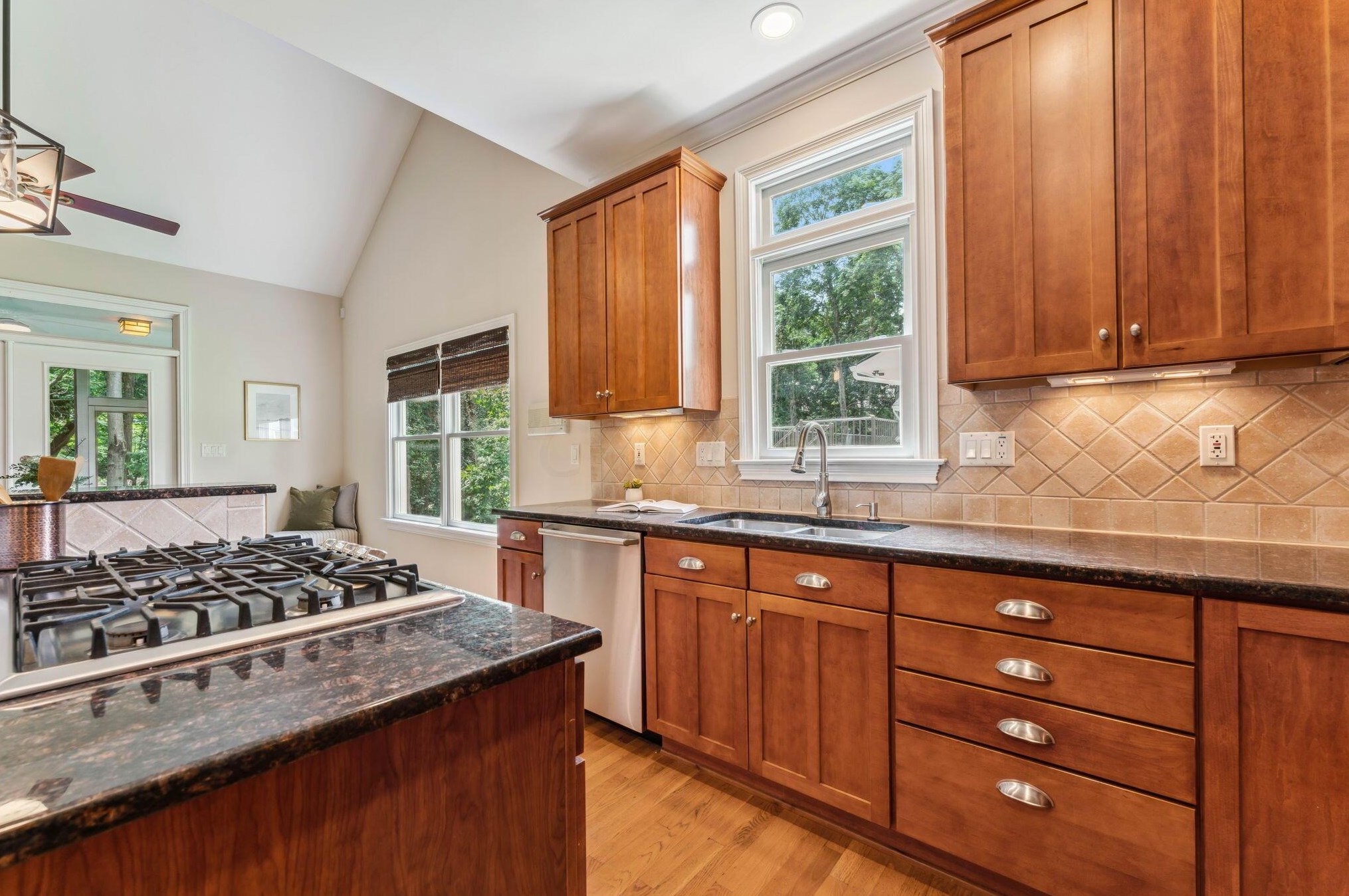 2781 Edgewood Rd, Columbus OH 43220-4517 exterior