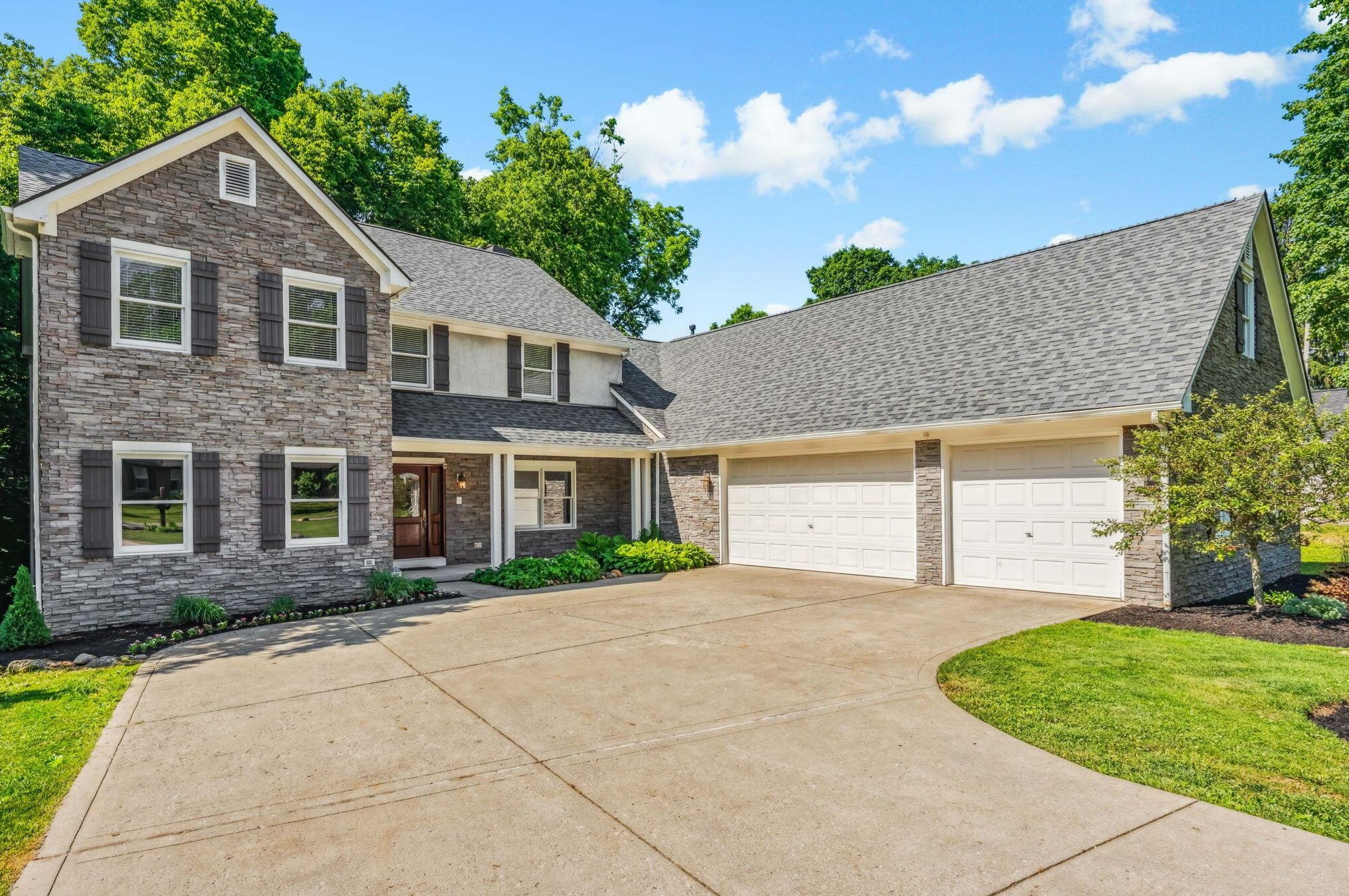 2781 Edgewood Rd, Columbus OH 43220-4517 exterior