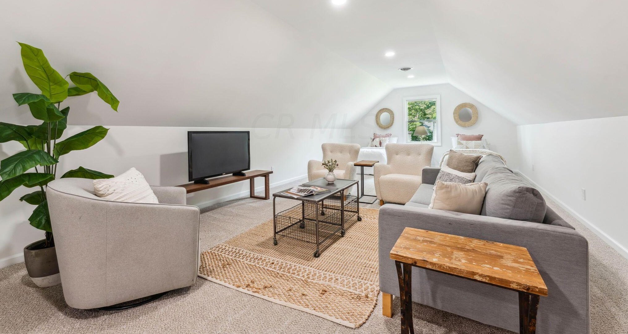 2781 Edgewood Rd, Columbus OH 43220-4517 exterior