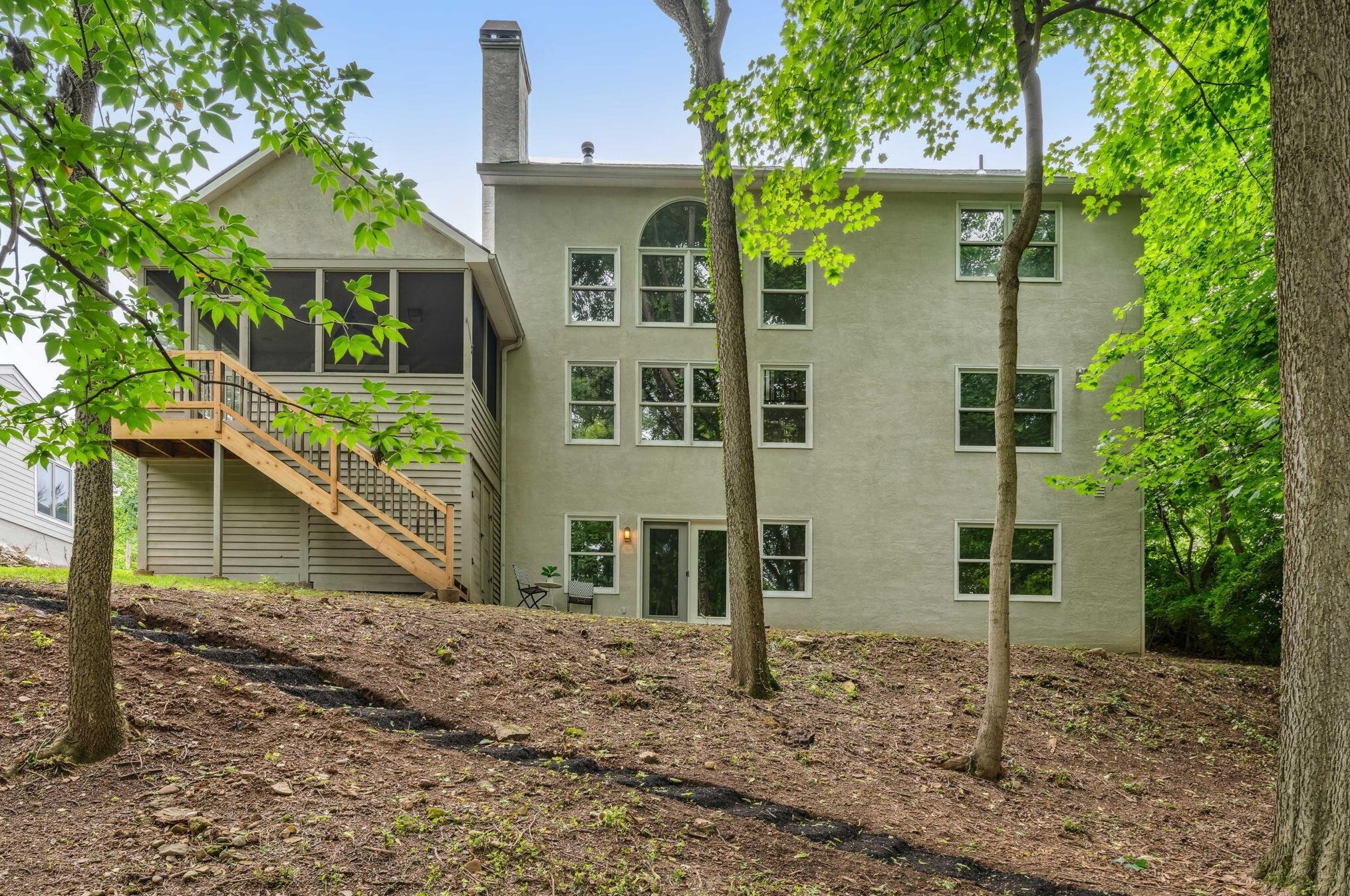 2781 Edgewood Rd, Columbus OH 43220-4517 exterior