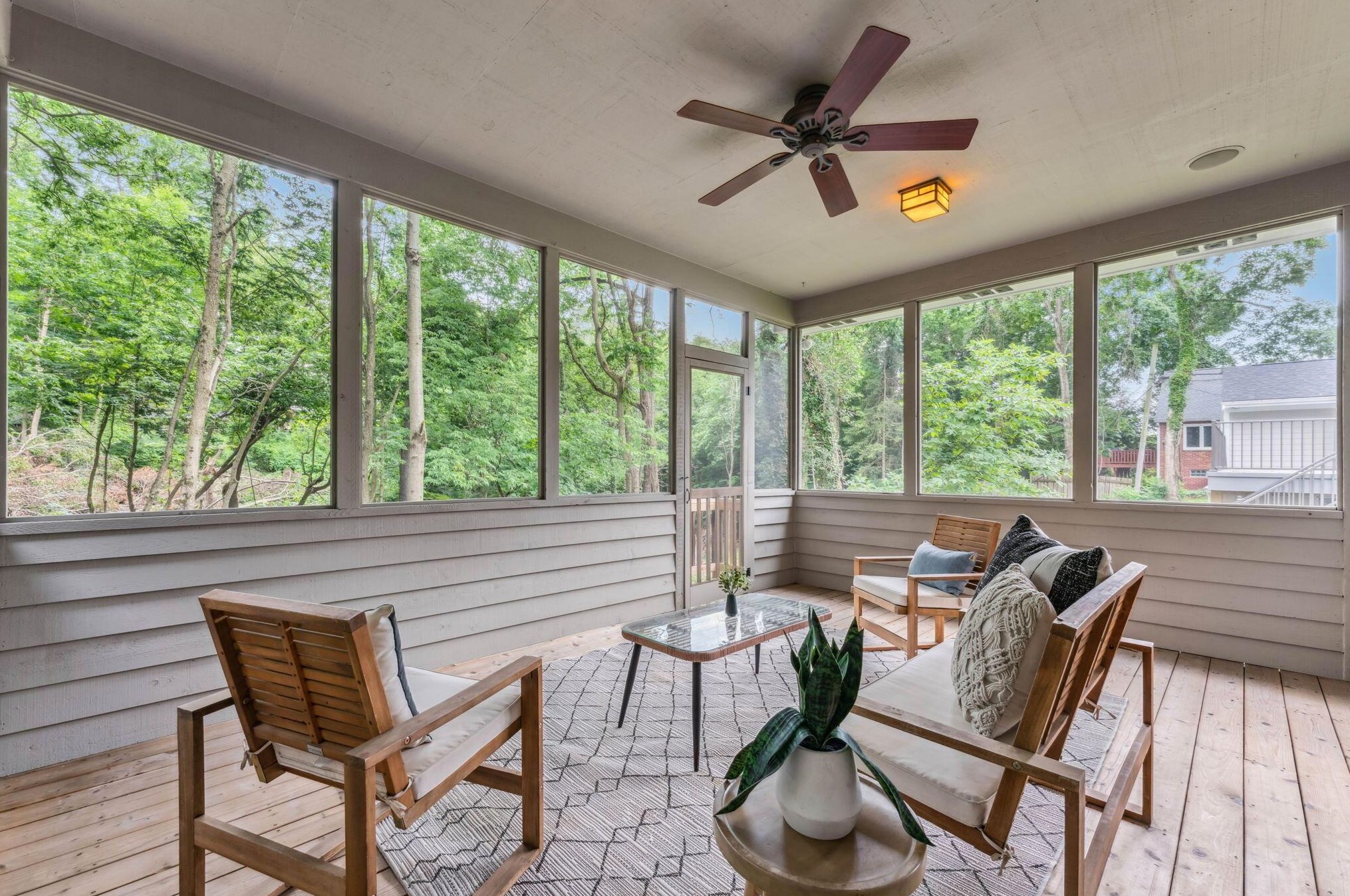 2781 Edgewood Rd, Columbus OH 43220-4517 exterior