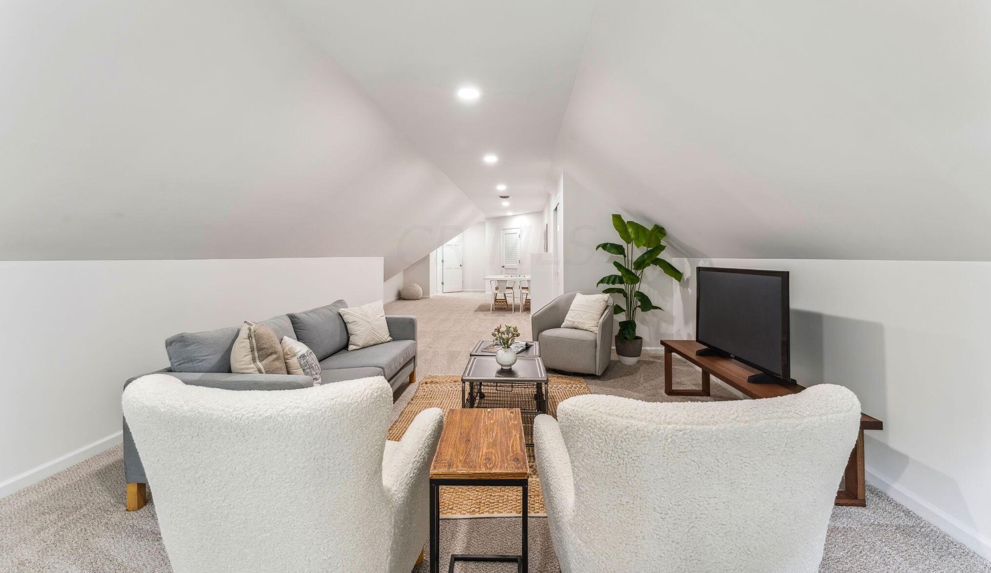 2781 Edgewood Rd, Columbus OH 43220-4517 exterior