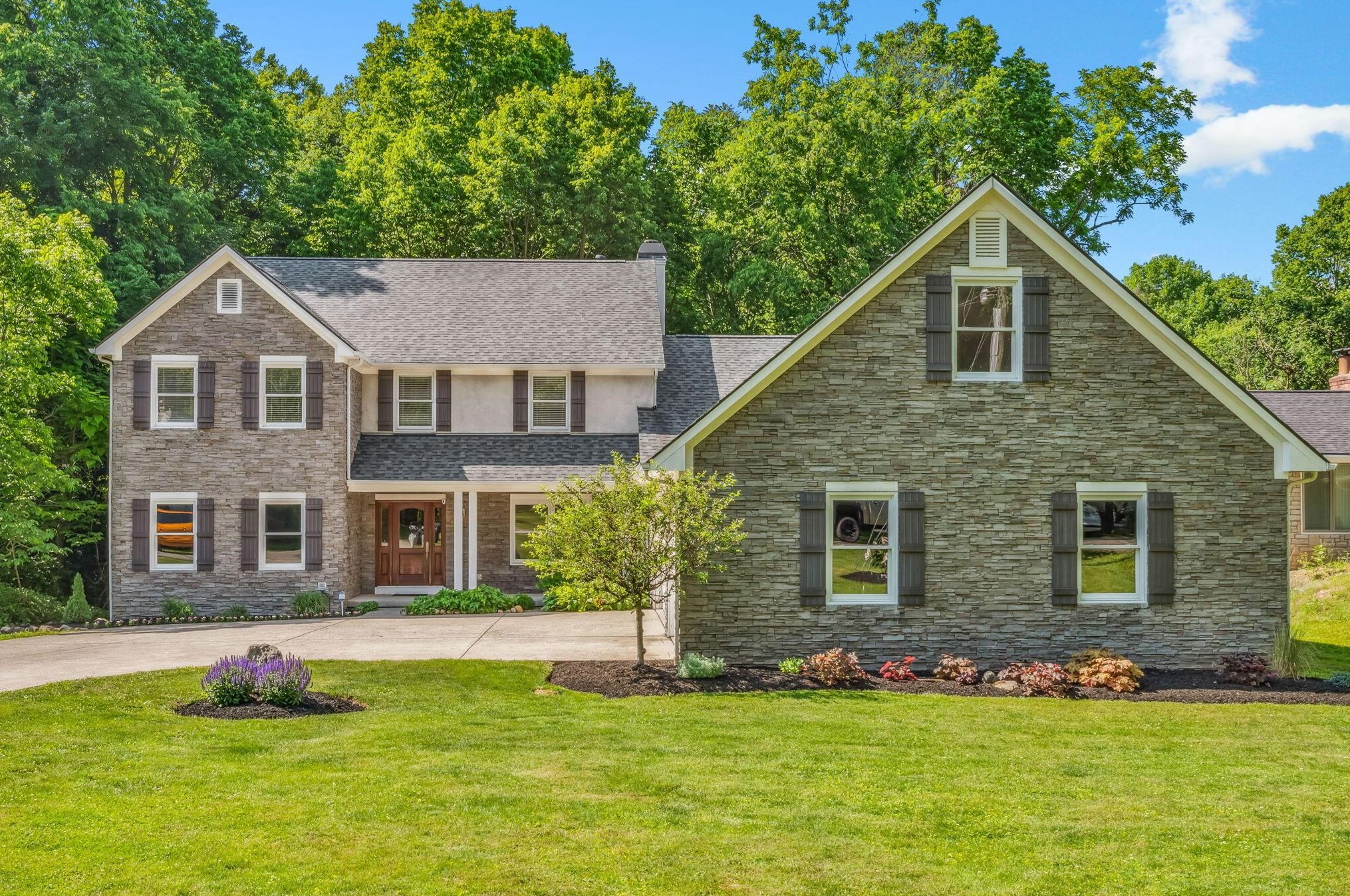 2781 Edgewood Rd, Columbus OH 43220-4517 exterior