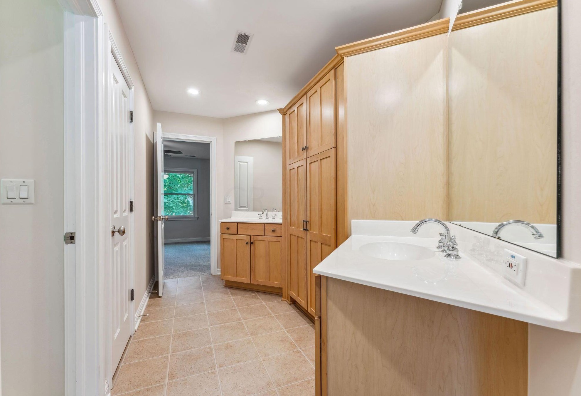 2781 Edgewood Rd, Columbus OH 43220-4517 exterior