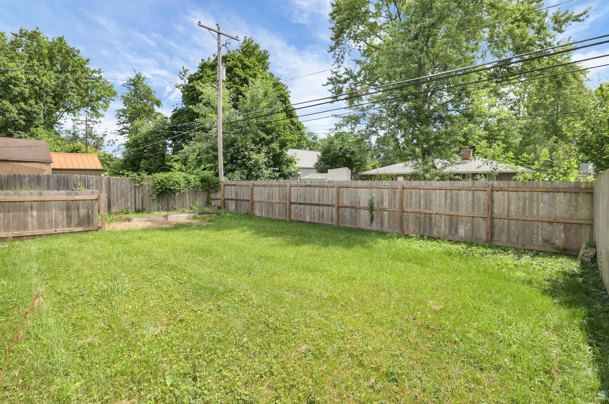 80 Edgevale Rd, Columbus OH 43221-1215 exterior