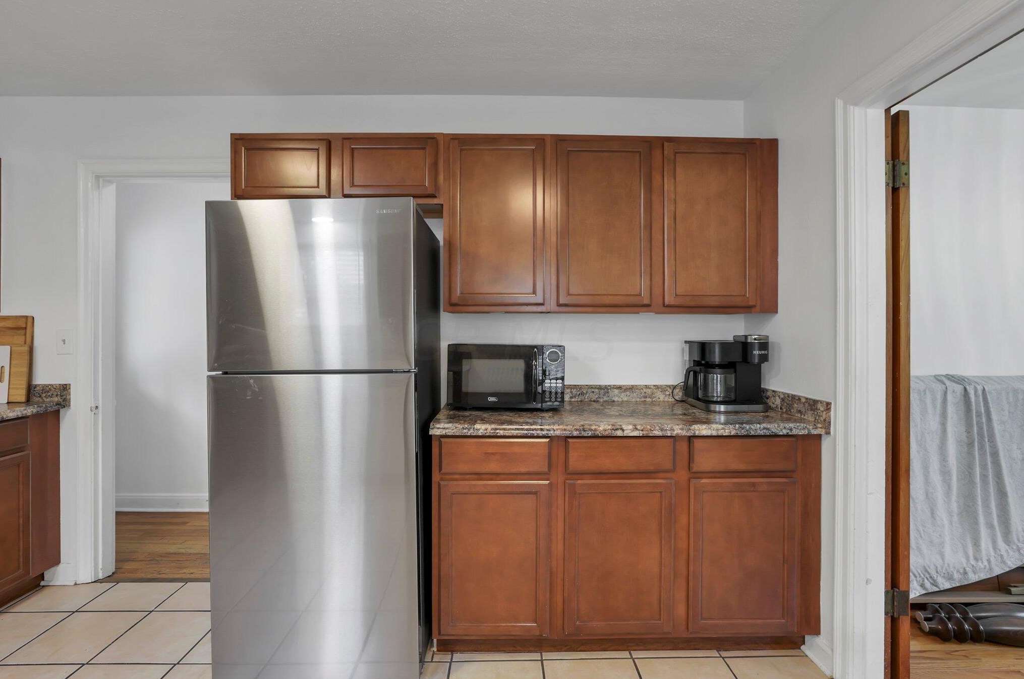 80 Edgevale Rd, Columbus OH 43221-1215 exterior