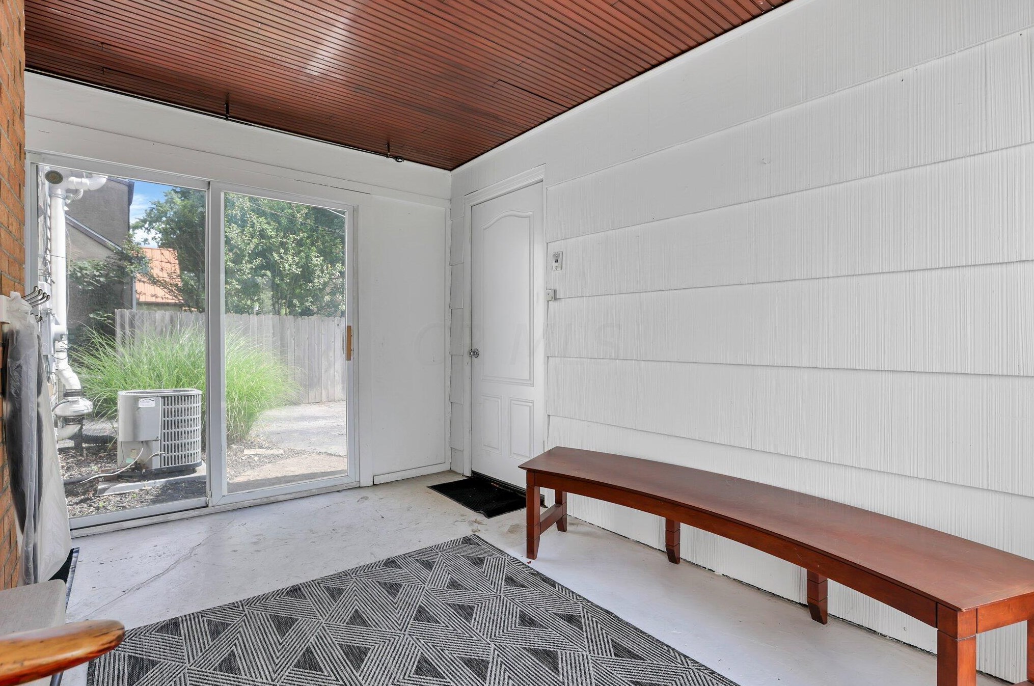 80 Edgevale Rd, Columbus OH 43221-1215 exterior