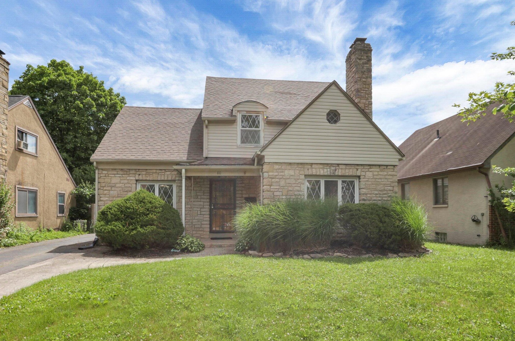 80 Edgevale Rd, Columbus OH 43221-1215 exterior