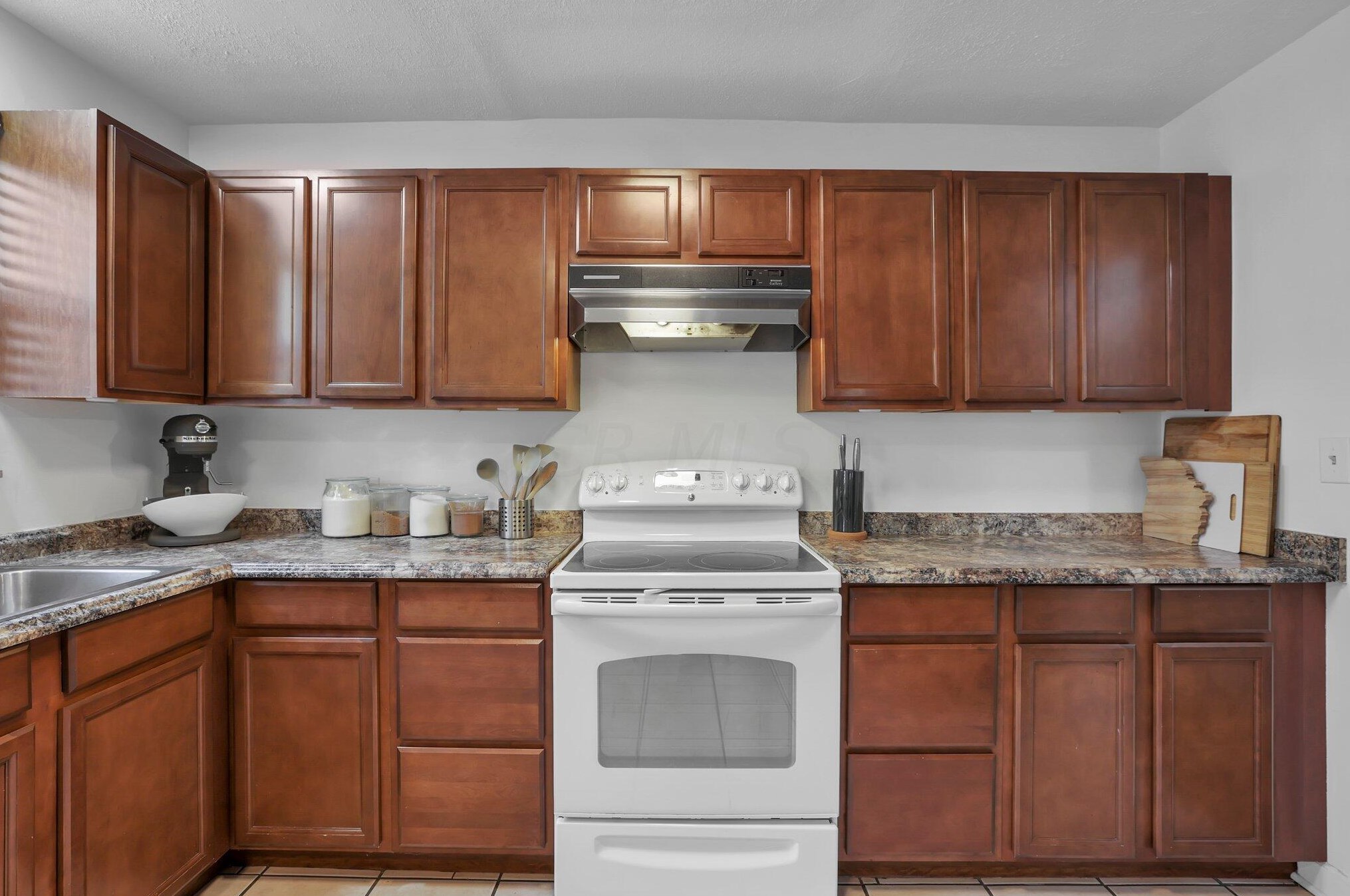 80 Edgevale Rd, Columbus OH 43221-1215 exterior