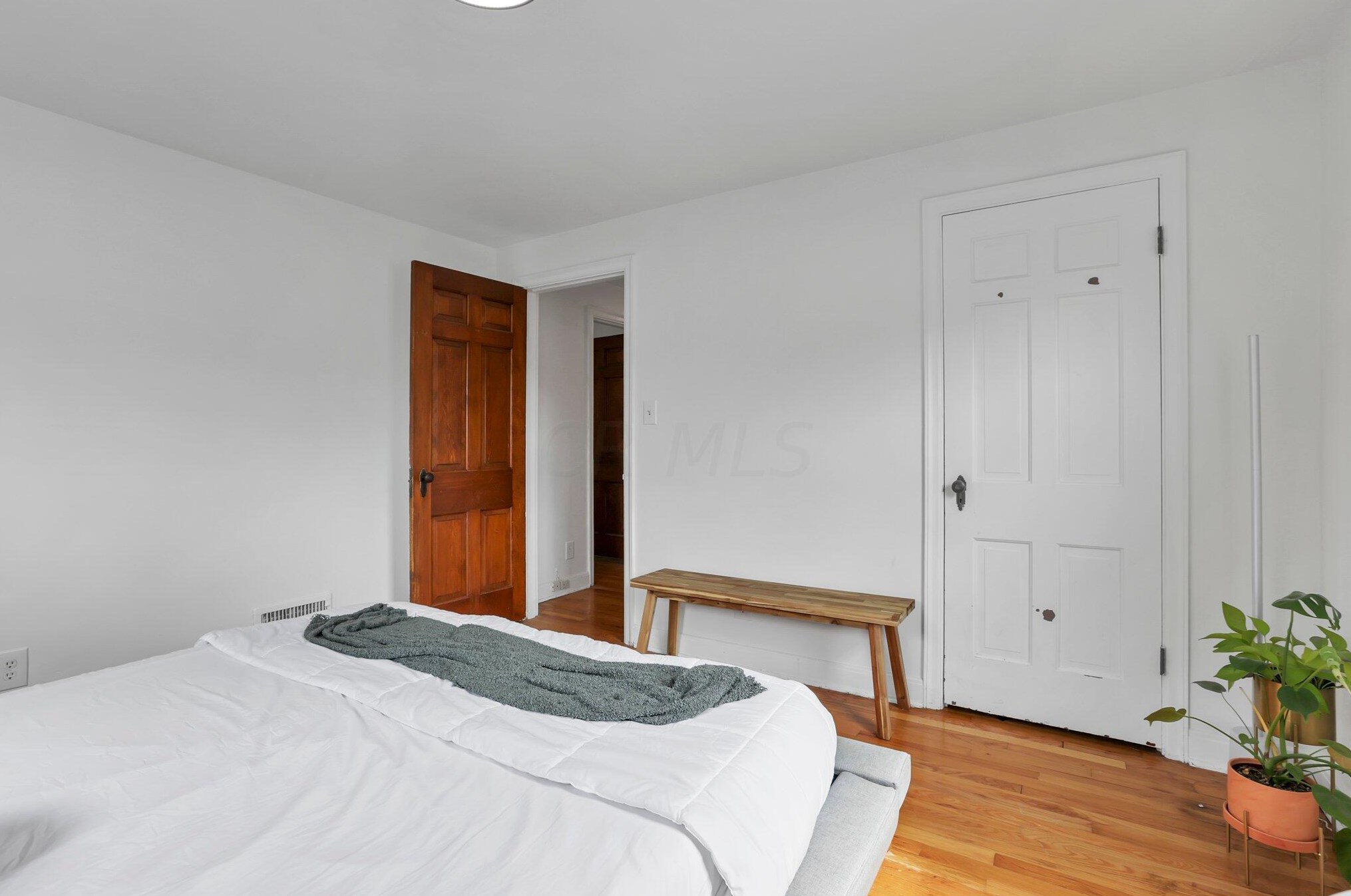 80 Edgevale Rd, Columbus OH 43221-1215 exterior