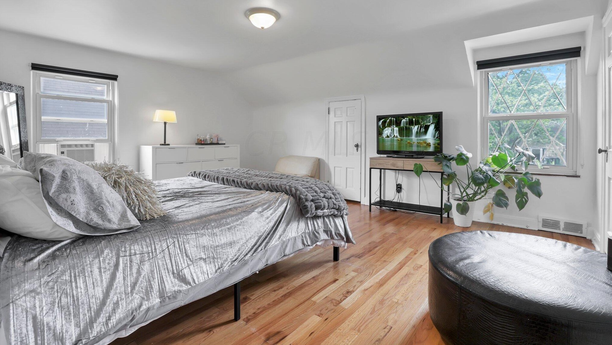 80 Edgevale Rd, Columbus OH 43221-1215 exterior